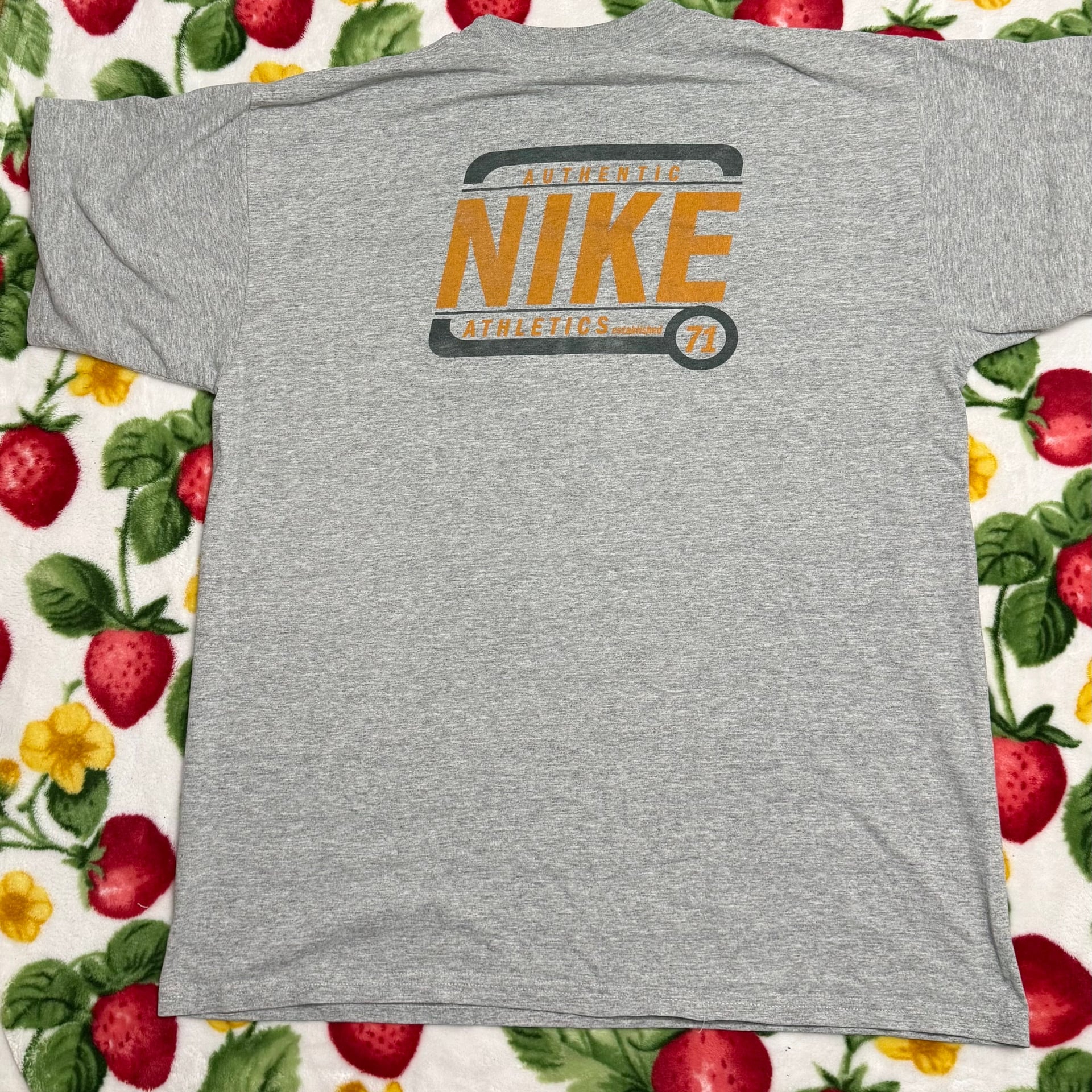 Vintage Nike Center Swoosh Tee Gray 2