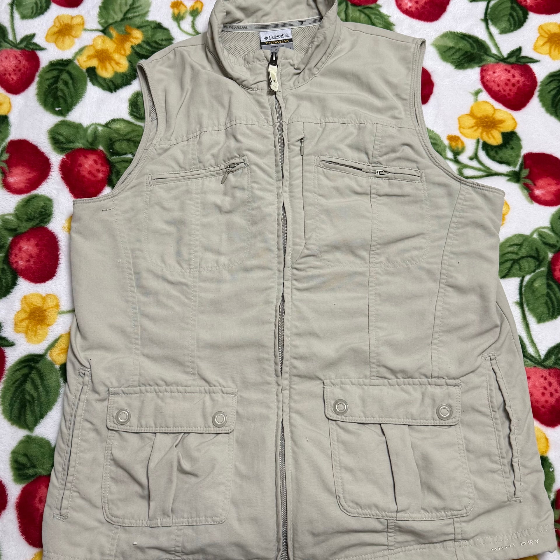 Columbia Titanium Omni-Dry Multi-Pocket Fishing Vest 1