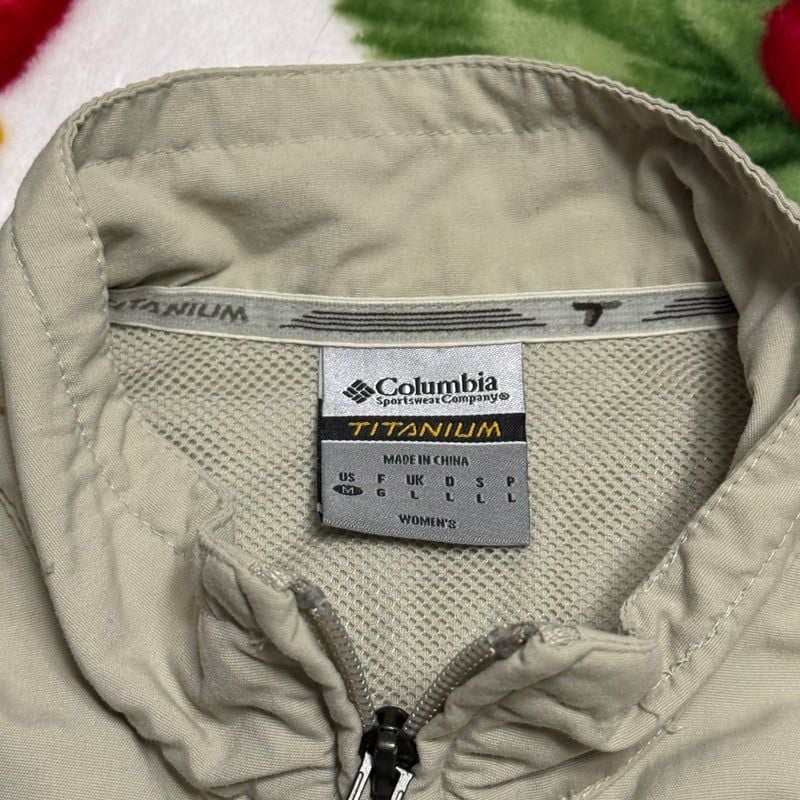 Columbia Titanium Omni-Dry Multi-Pocket Fishing Vest 2