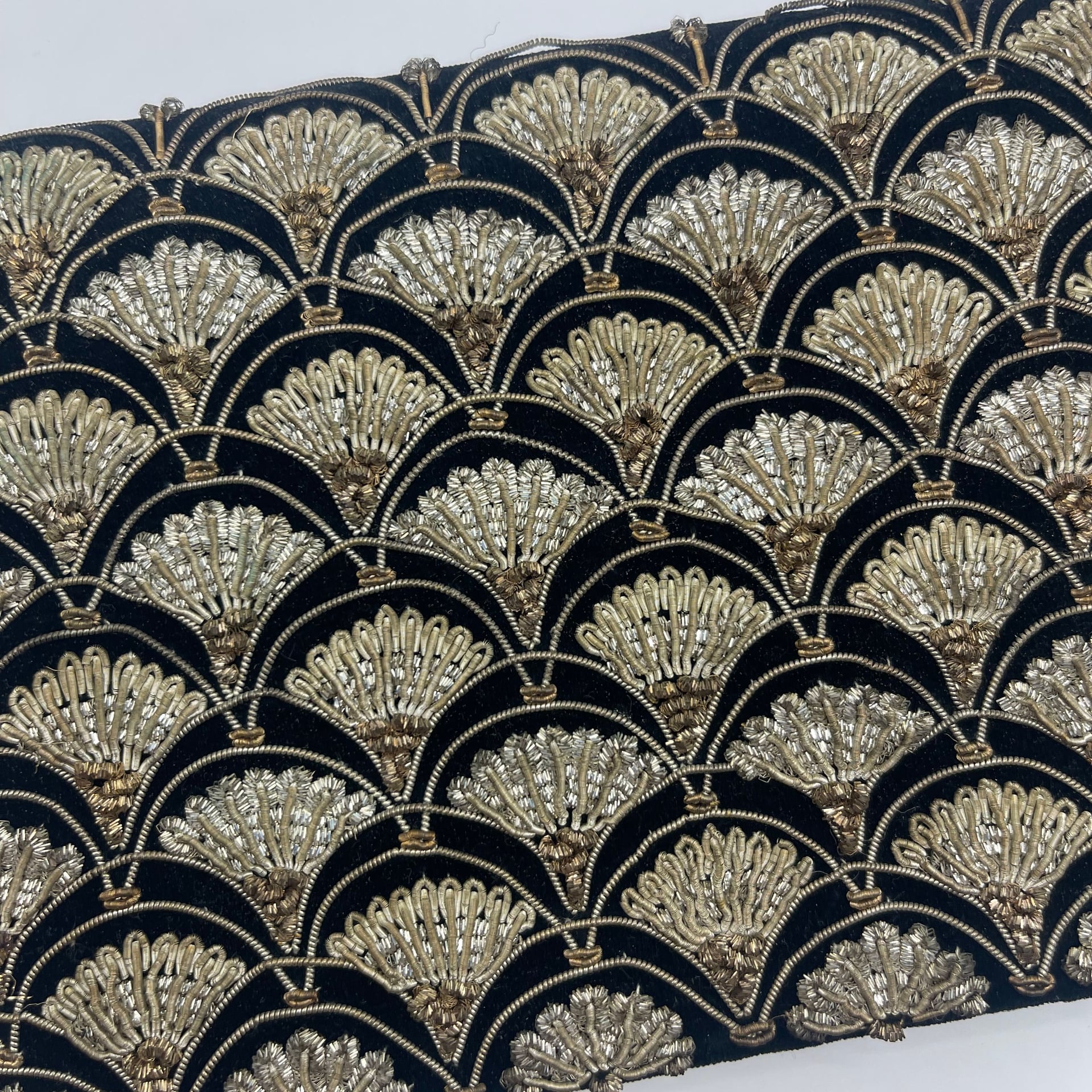 Vintage 1950s Black Velvet Zardozi Gold Embroidered Clutch Bag 2