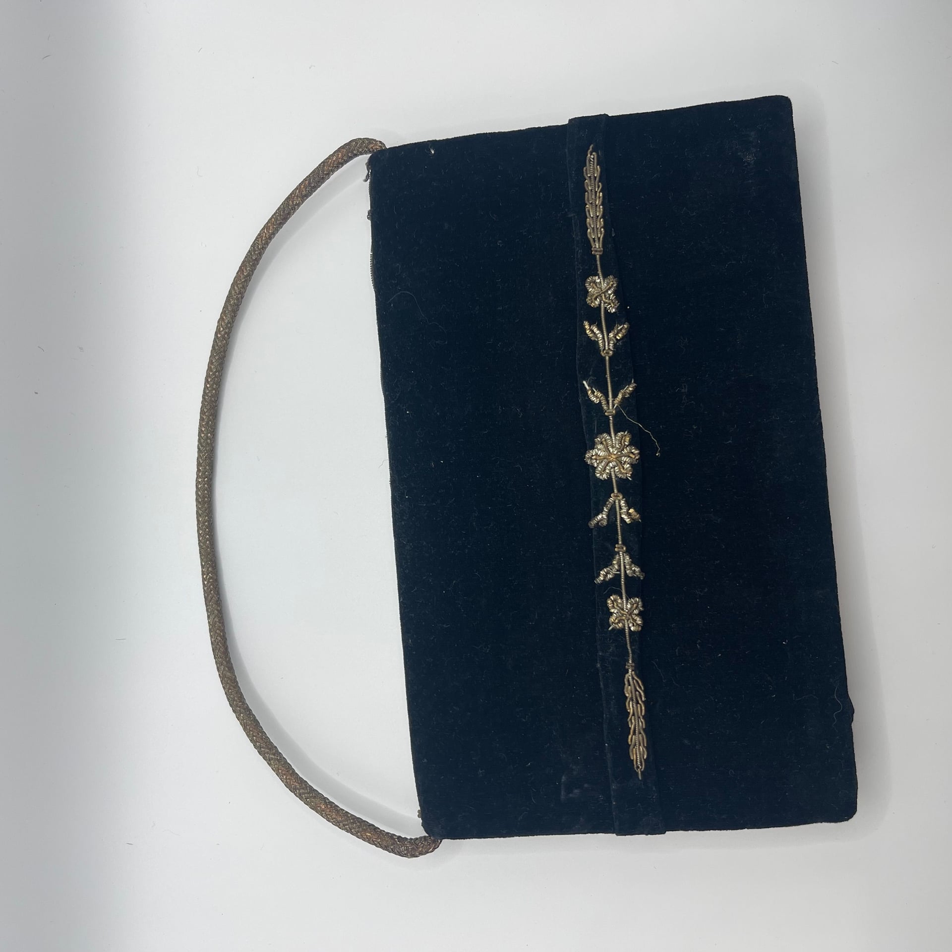 Vintage 1950s Black Velvet Zardozi Gold Embroidered Clutch Bag 3