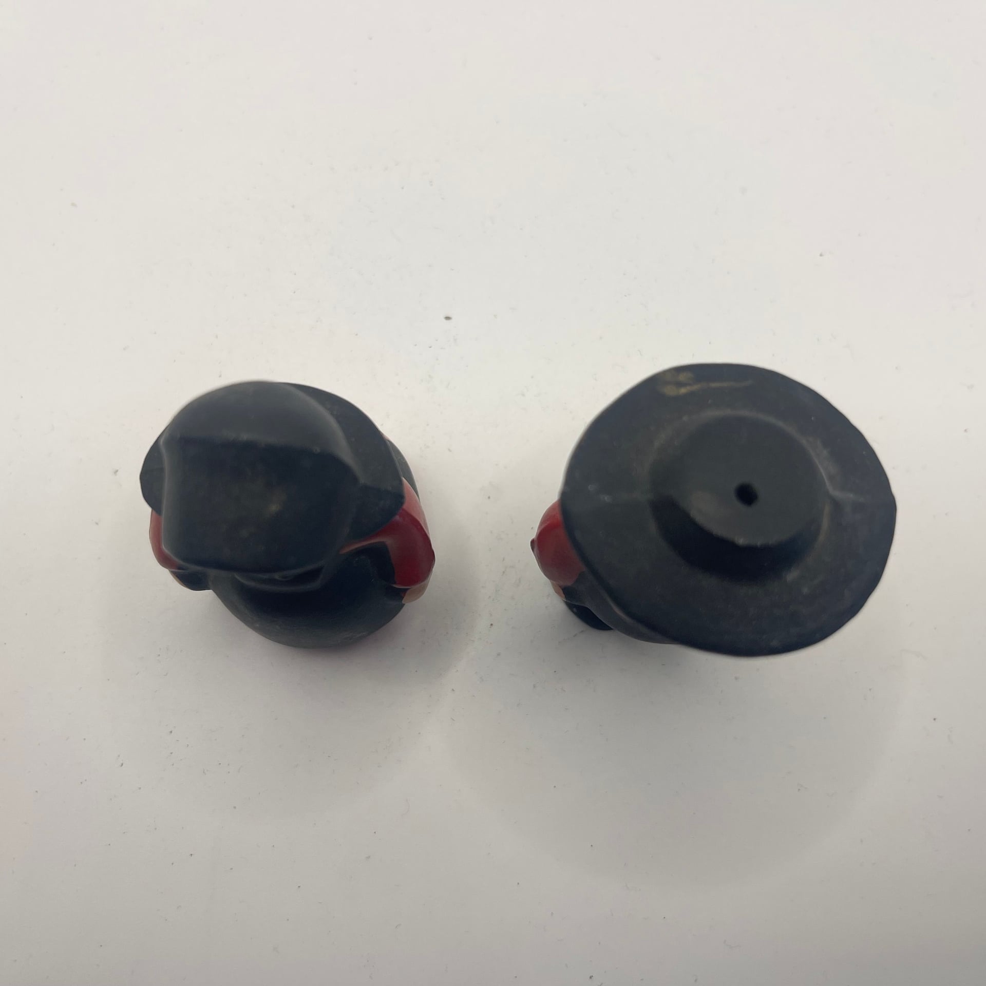 Vintage Cast Iron Amish Couple Salt & Pepper Shakers 2