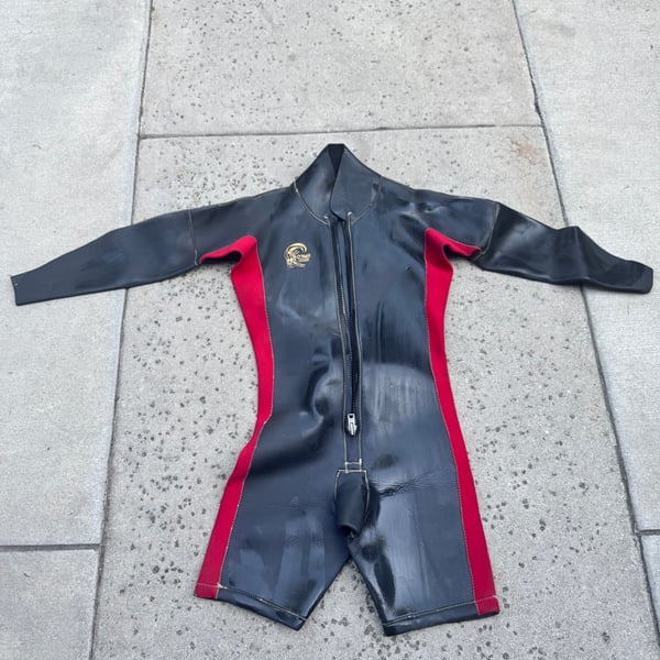 O'Neill Black and Red Wetsuit with Front Zip - Shorty Style