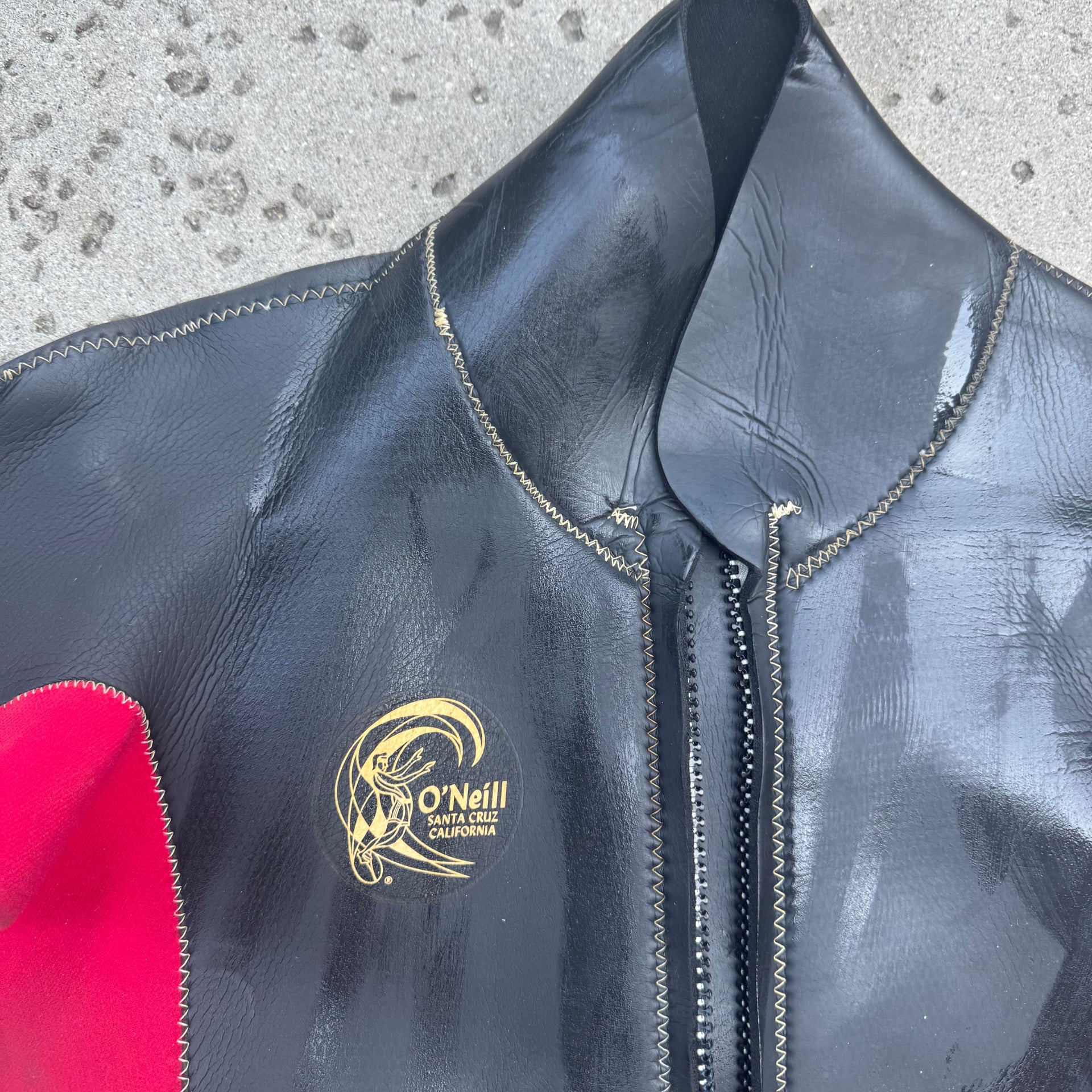 O'Neill Black and Red Wetsuit with Front Zip - Shorty Style 2