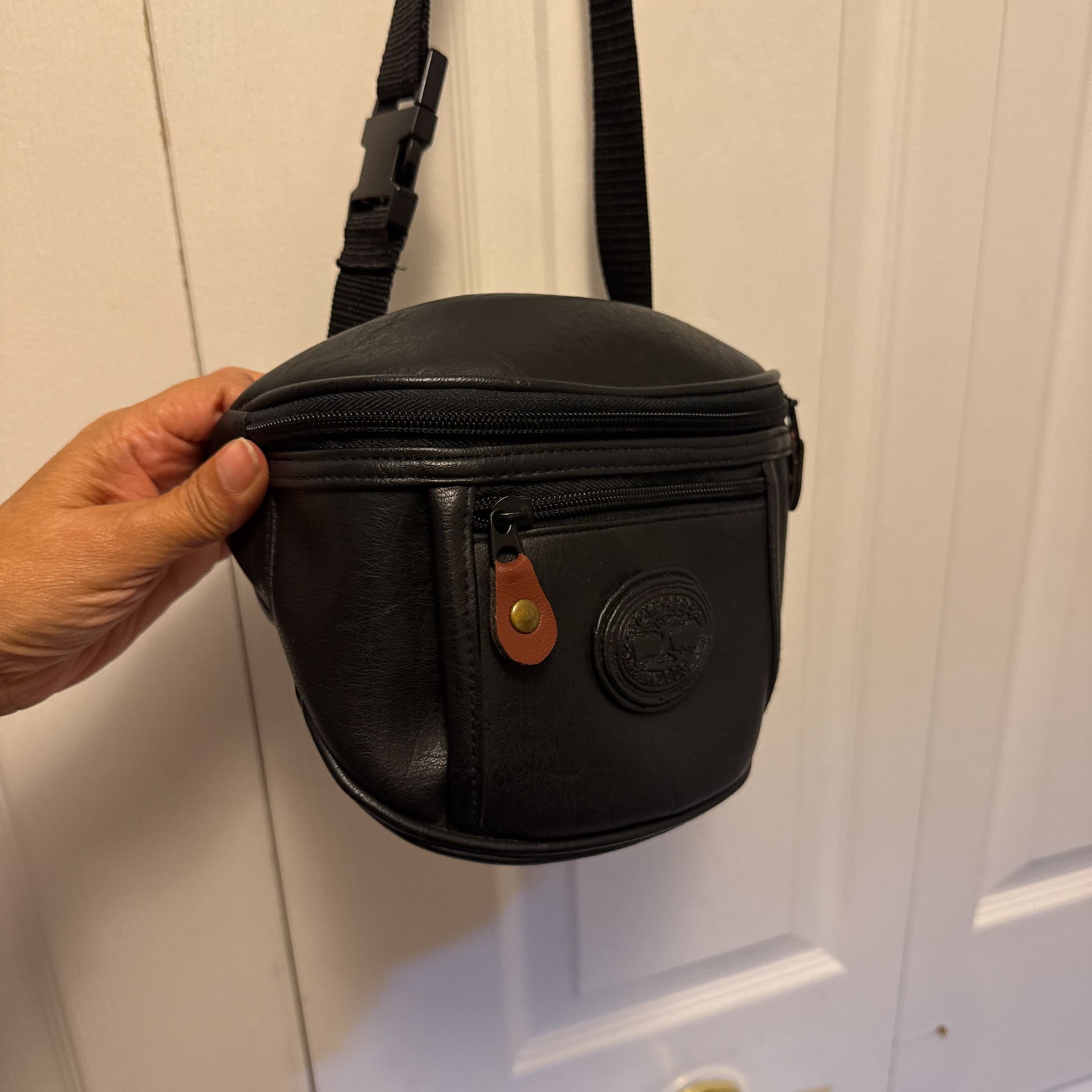 Vintage Rare Cypress Woods Fanny Pack Forest green Faux leather excellent 4