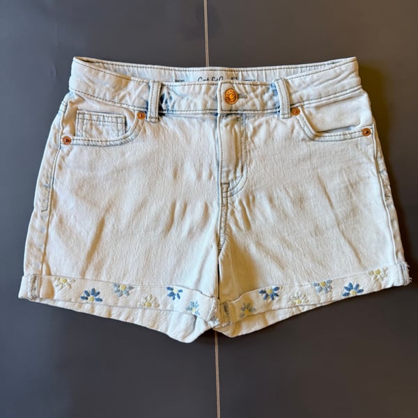 Girls' Mid-Rise Cuffed Jean Shorts - Cat & Jack™ Light Wash M: Adjustable Waistband, Rolled Hem, Stretch Denim : ,