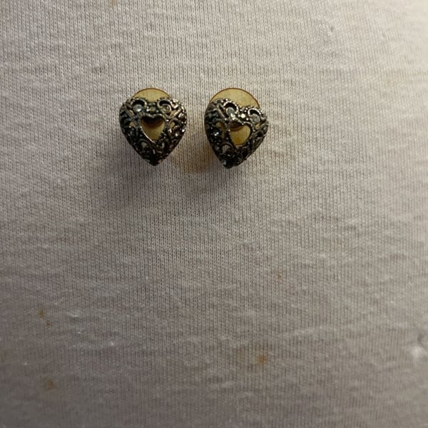Vintage Avon Heart Earrings