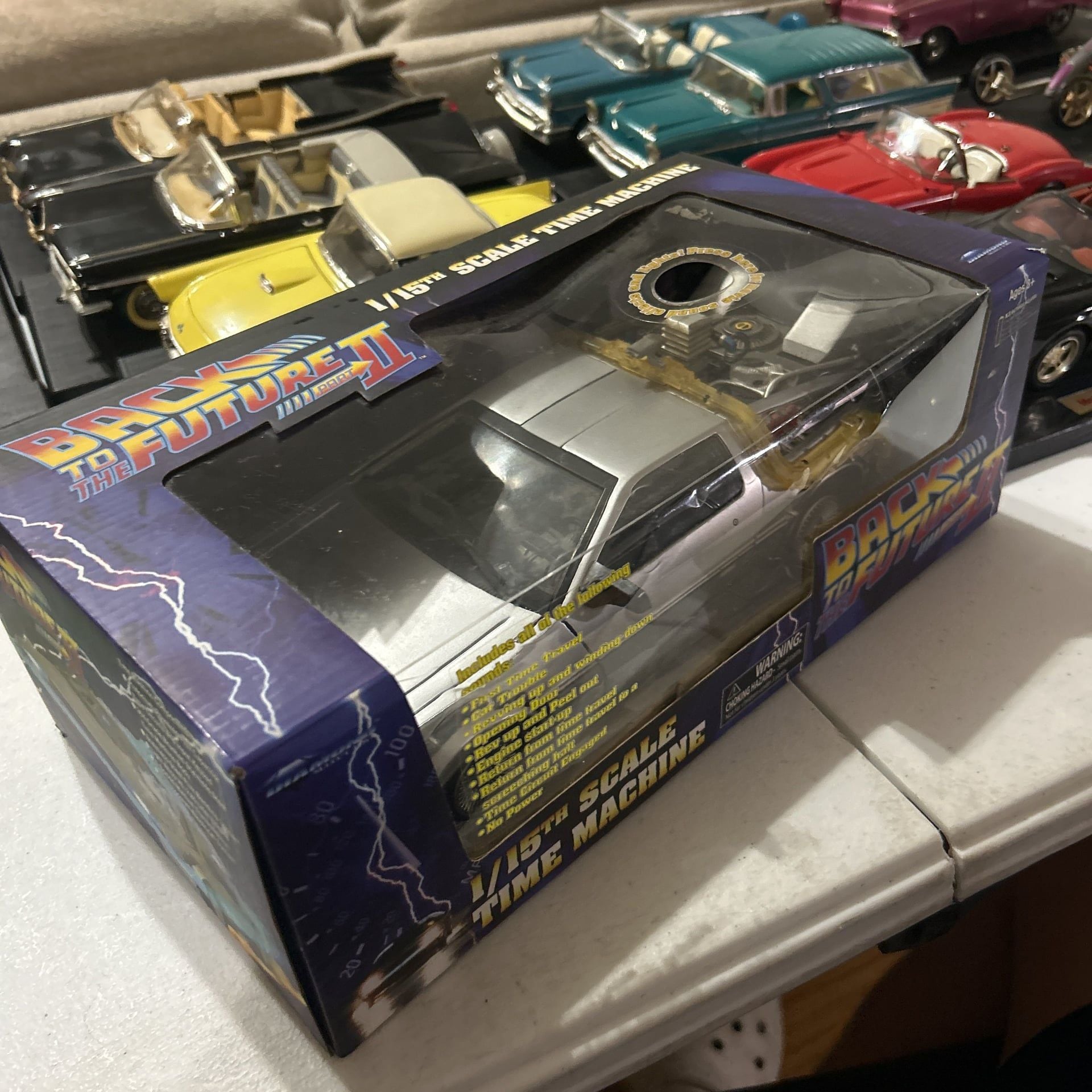 Diamond Select Back to the Future III Delorean 1/15th Sound & Light 1