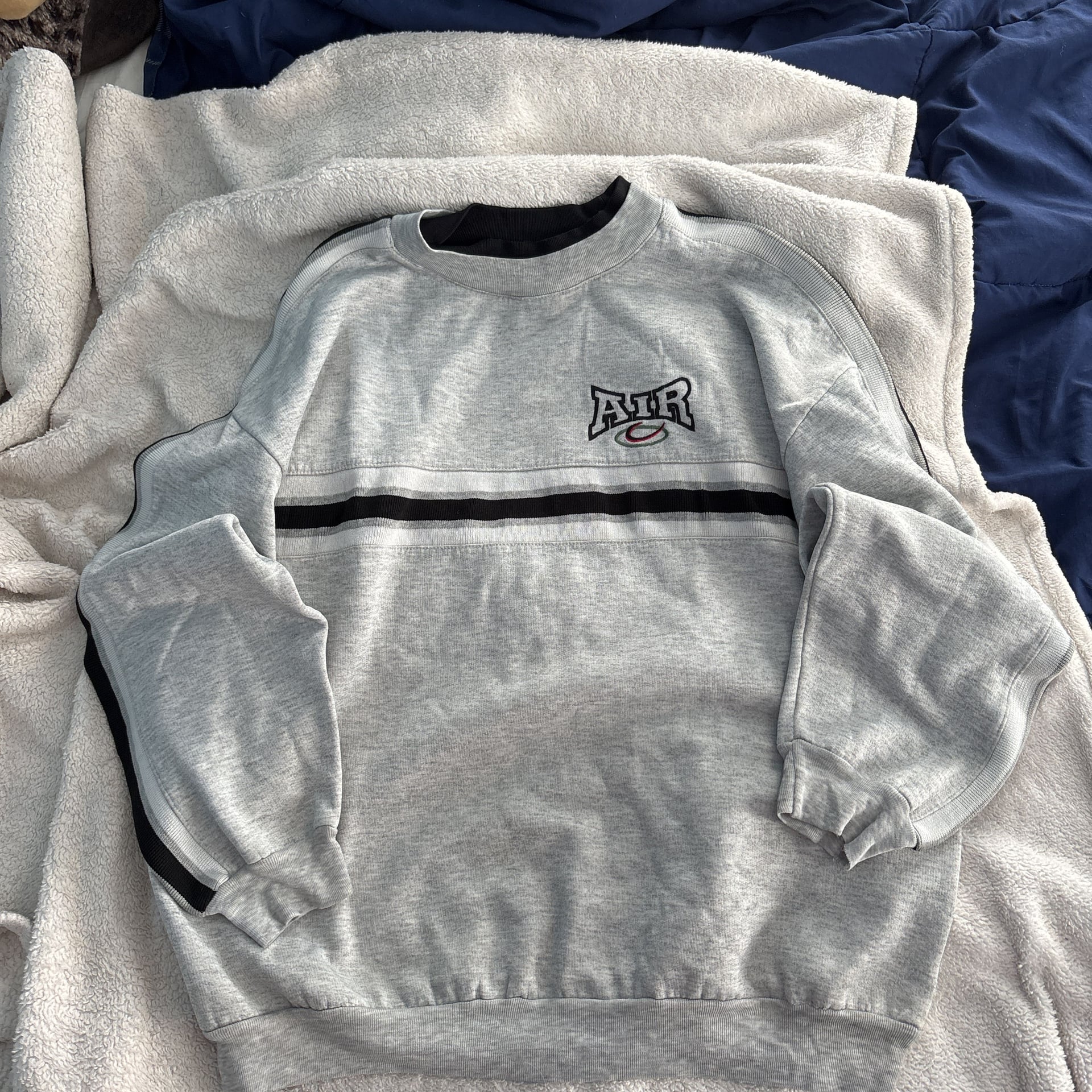 Vintage 90s Grey Crewneck Sweatshirt 1
