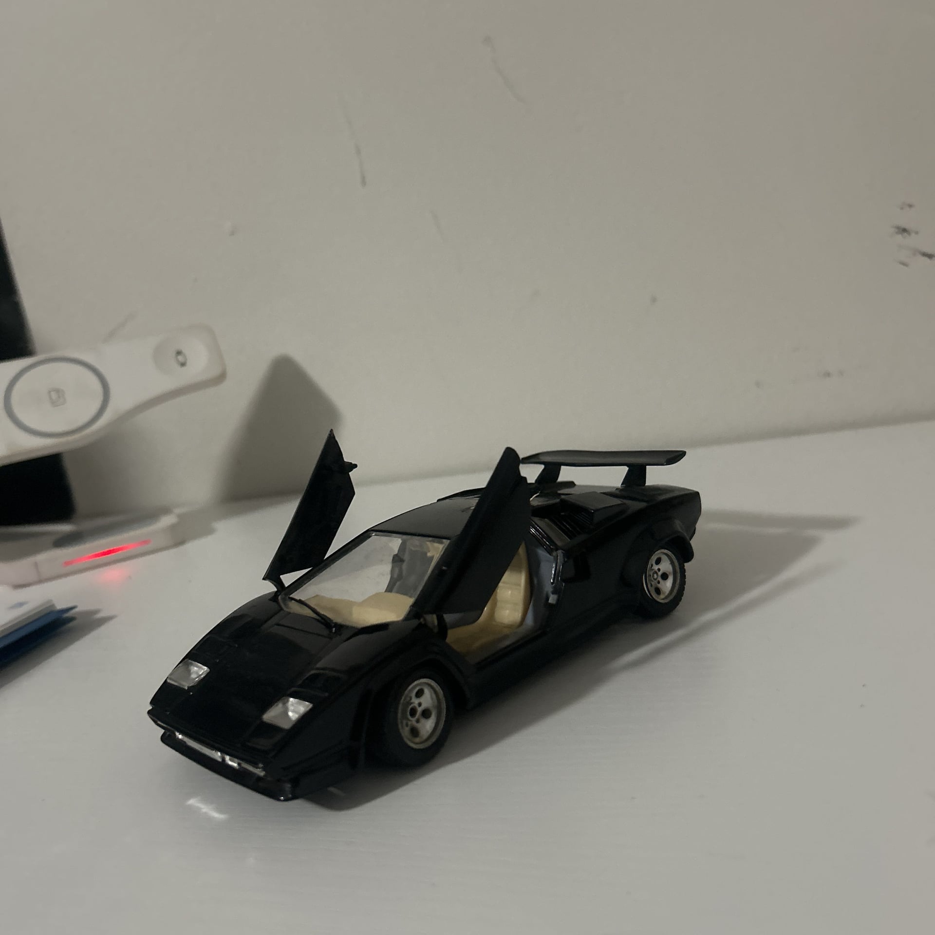 Schuco 1988 Lamborghini Countach LP5000S Black 1:18 RESIN, 2
