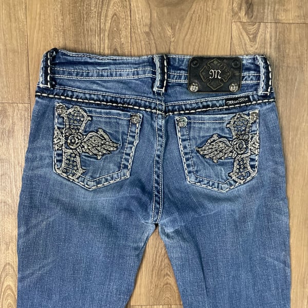 Miss Me Jeans Women's Size 26 boot cut Denim Rhinestone cross embelished Pockets