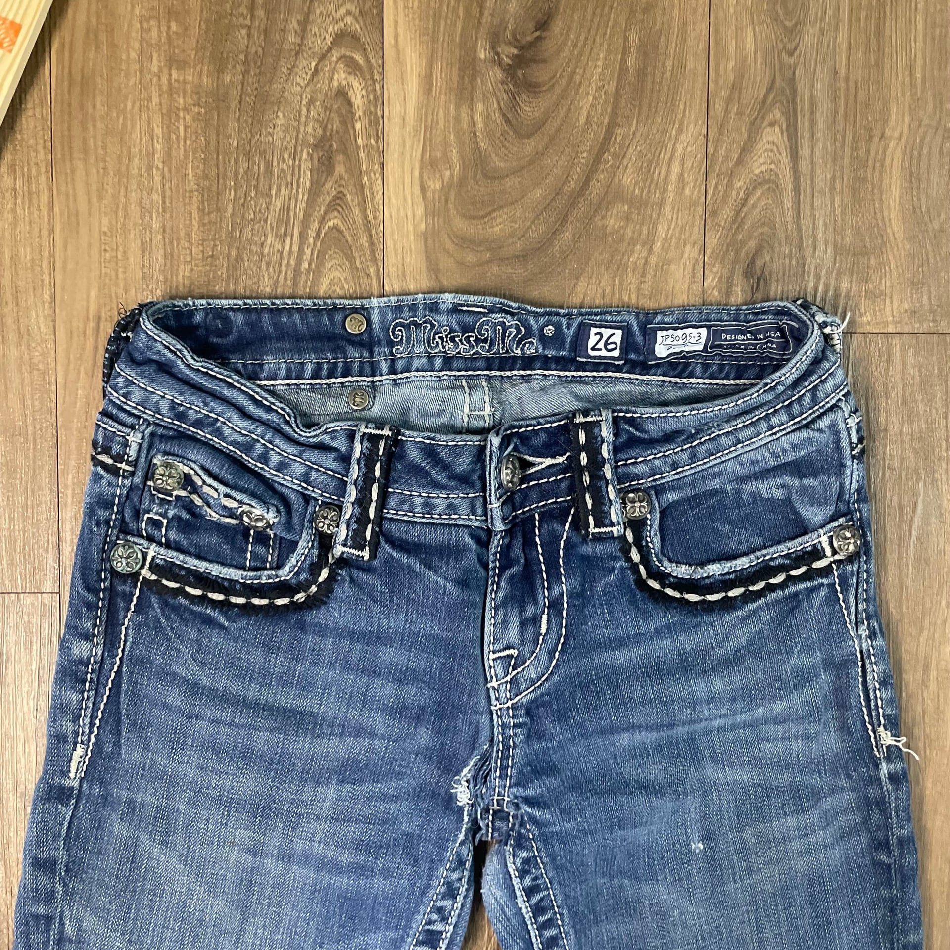 Miss Me Jeans Women's Size 26 boot cut Denim Rhinestone cross embelished Pockets 4