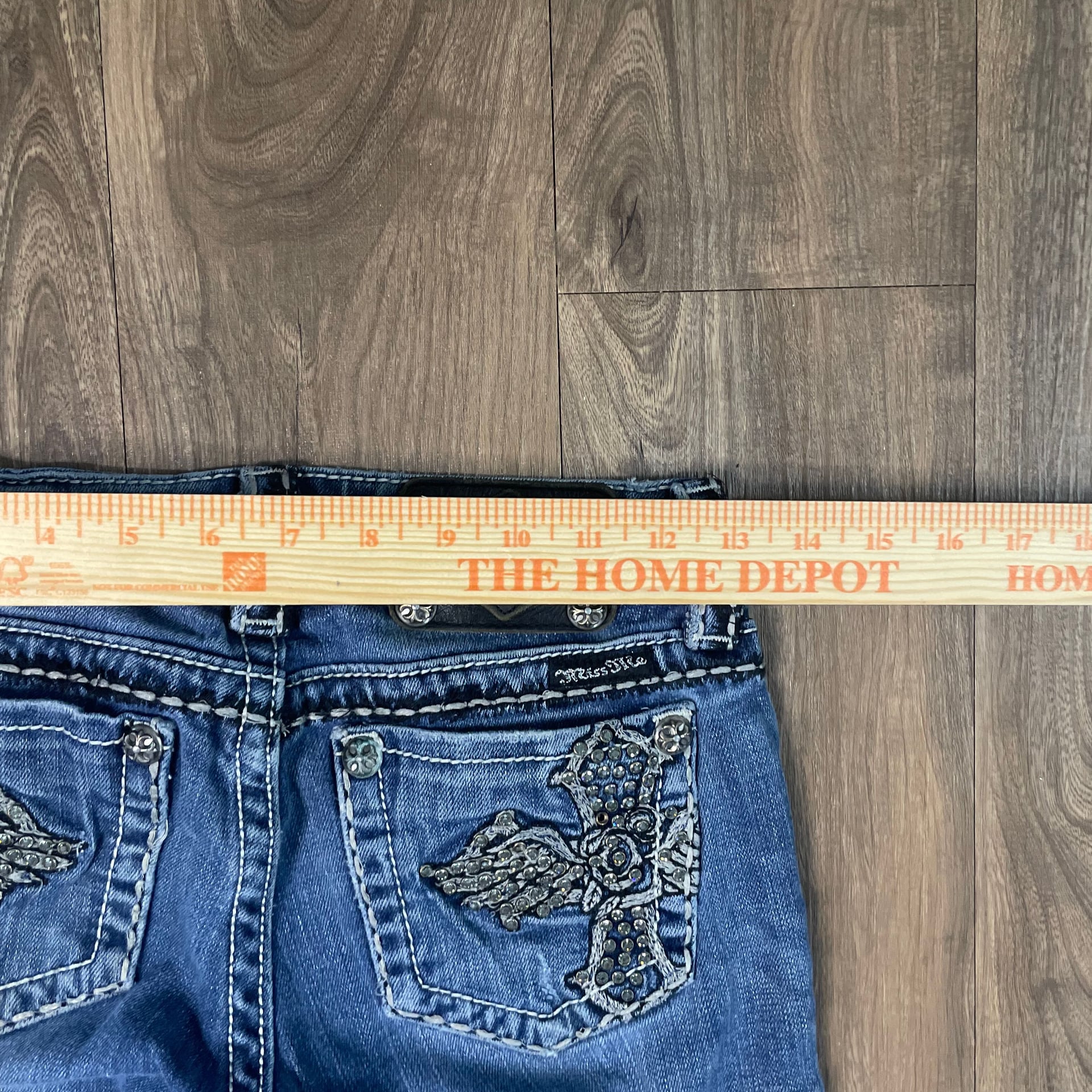 Miss Me Jeans Women's Size 26 boot cut Denim Rhinestone cross embelished Pockets 6