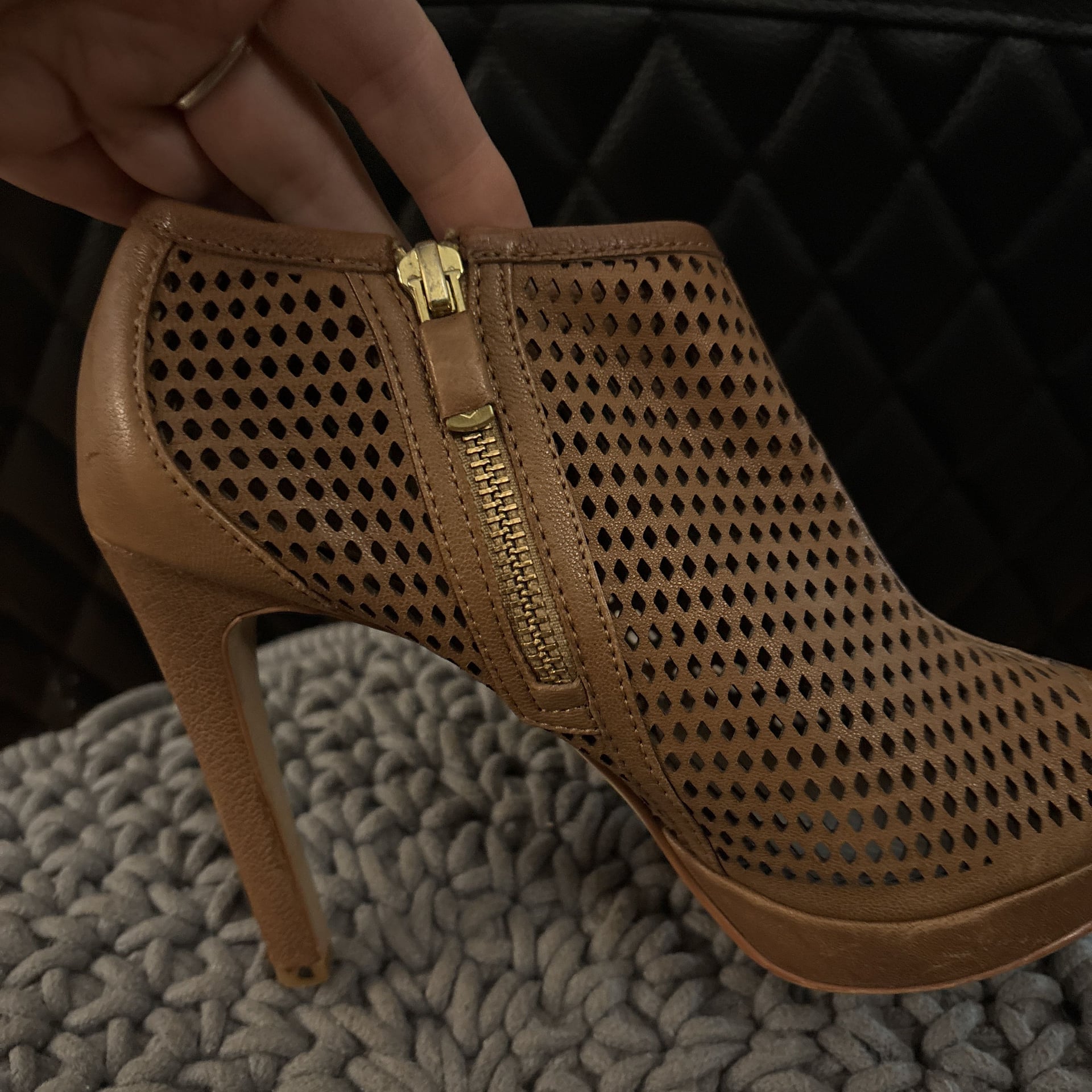 Vince Camuto sz6.5 Perforated Peep Toe Booties 7