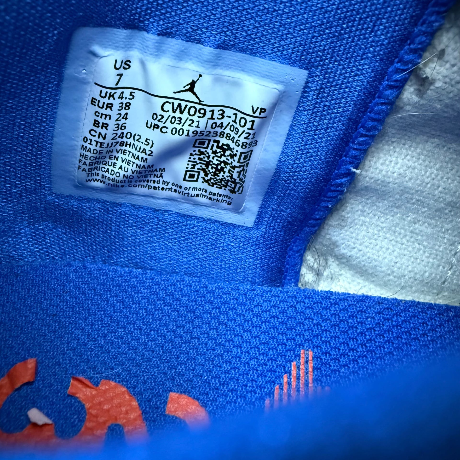 Air Jordan Wmns Jordan Delta 2 'Hyper Royal Orange' 7