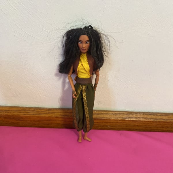Raya and The Last Dragon Classic Doll