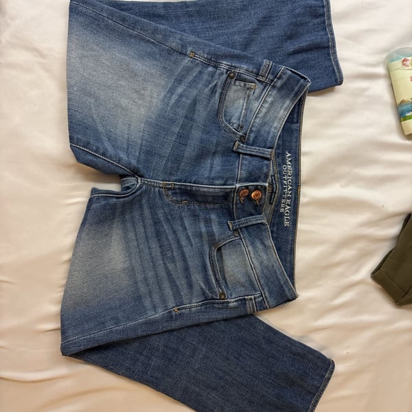 American Eagle Outfitters Mid-Rise Super Stretch Skinny Jeans