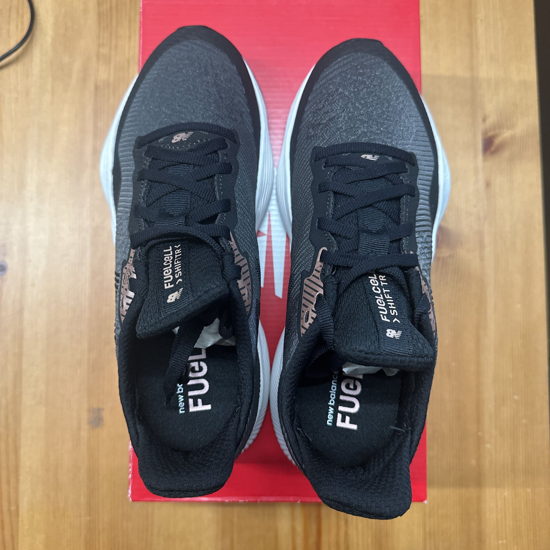 New Balance FuelCell Echolucent Black/Pink Athletic Shoes Running Training 6