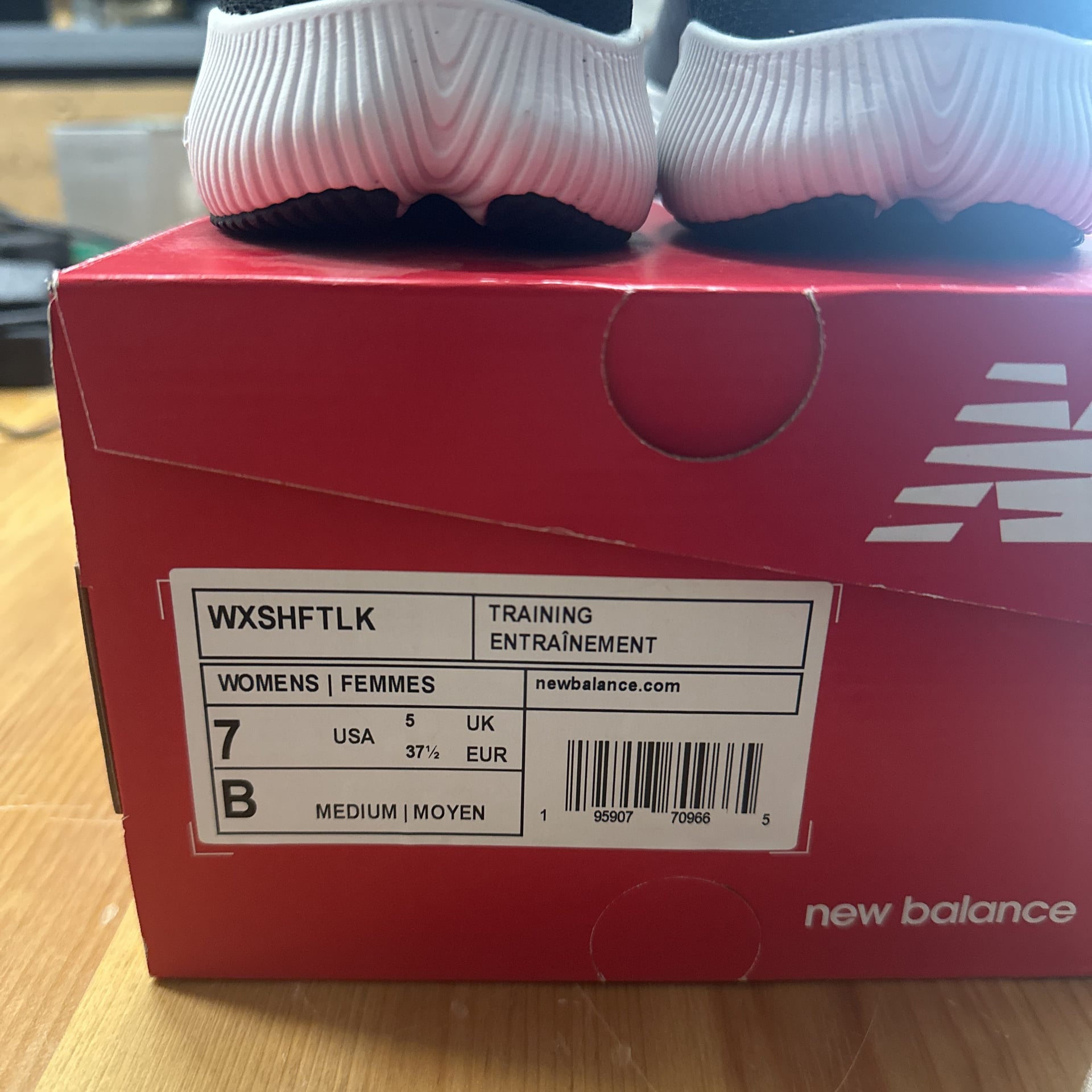 New Balance FuelCell Echolucent Black/Pink Athletic Shoes Running Training 9