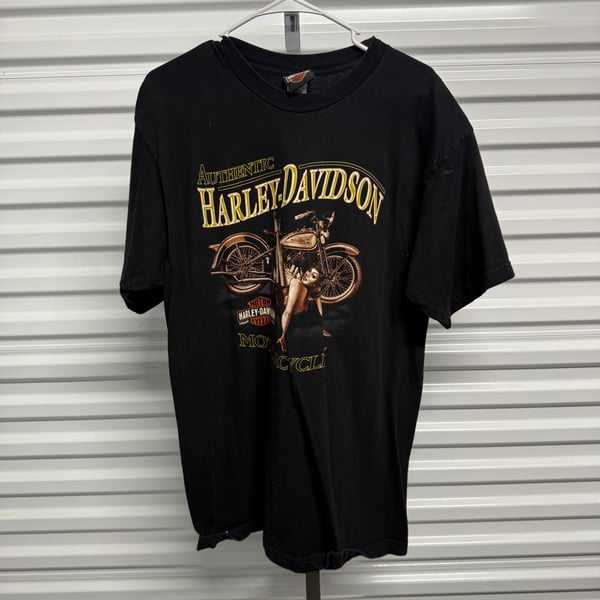 Harley Davidson pin up girl and Savannah marked XL shirt