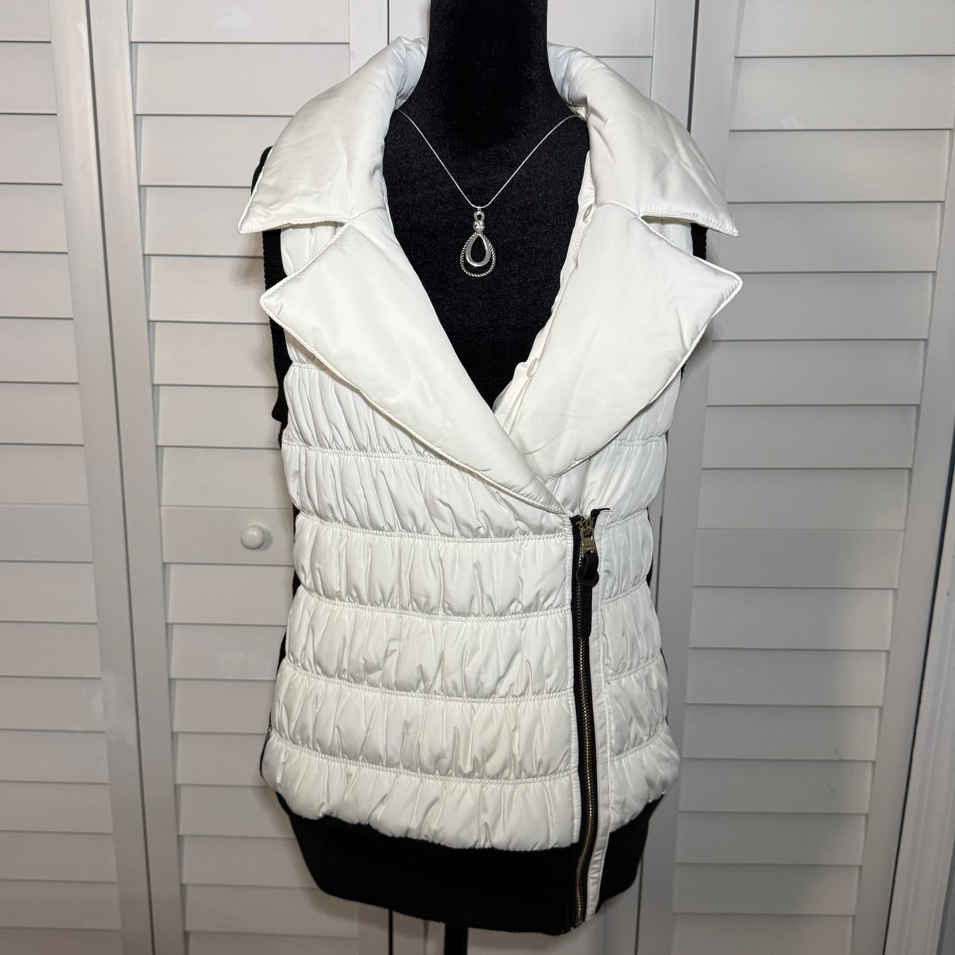 Calvin Klein Performance Premium Down Puffer Vest Women’s Small 4