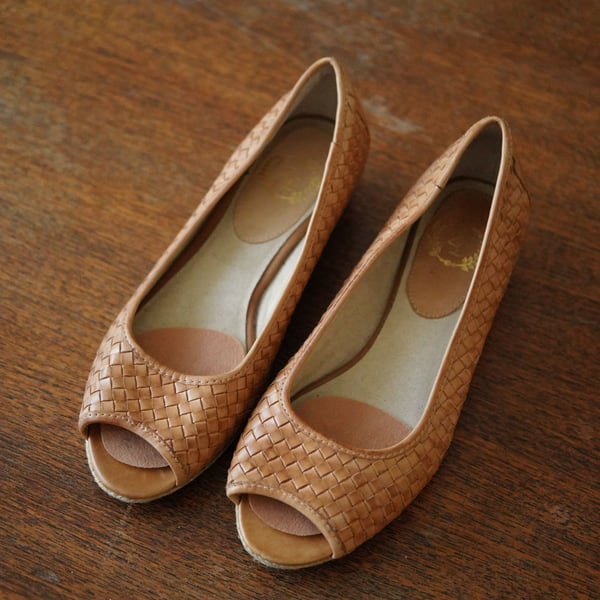 Trotters Tan Woven Leather Flats