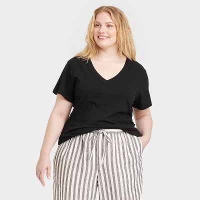 Universal Thread Women's Black V-Neck T-Shirt XXL 1