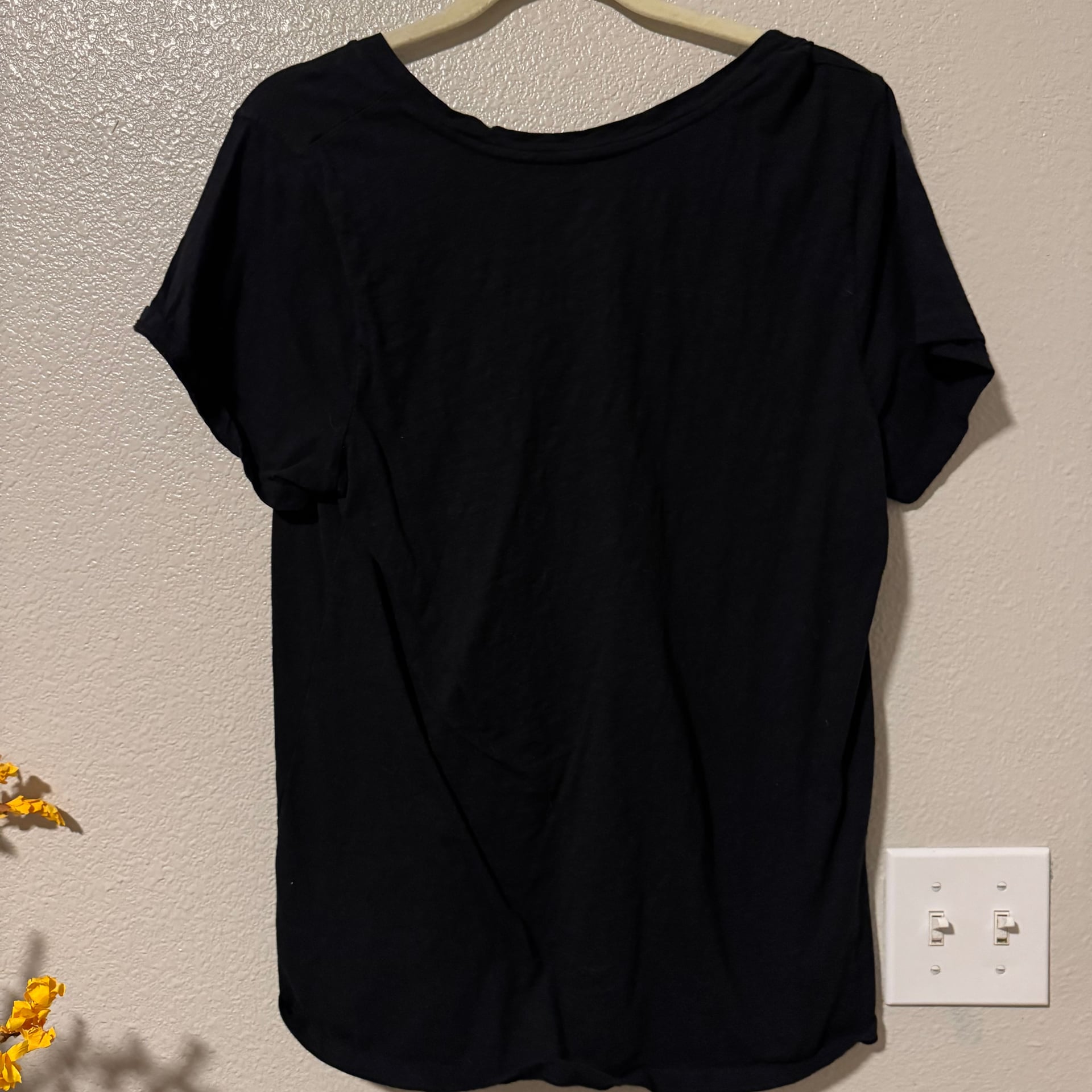 Universal Thread Women's Black V-Neck T-Shirt XXL 3