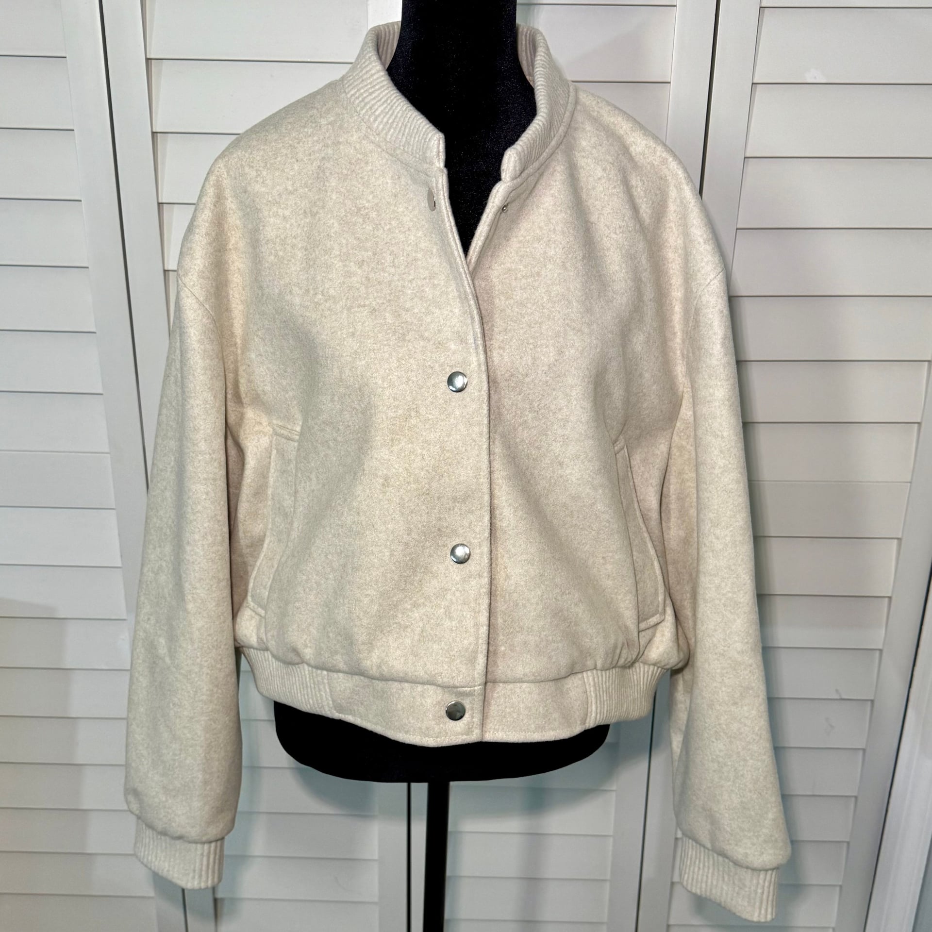 Cream Zara bomber jacket women’s size XL 1