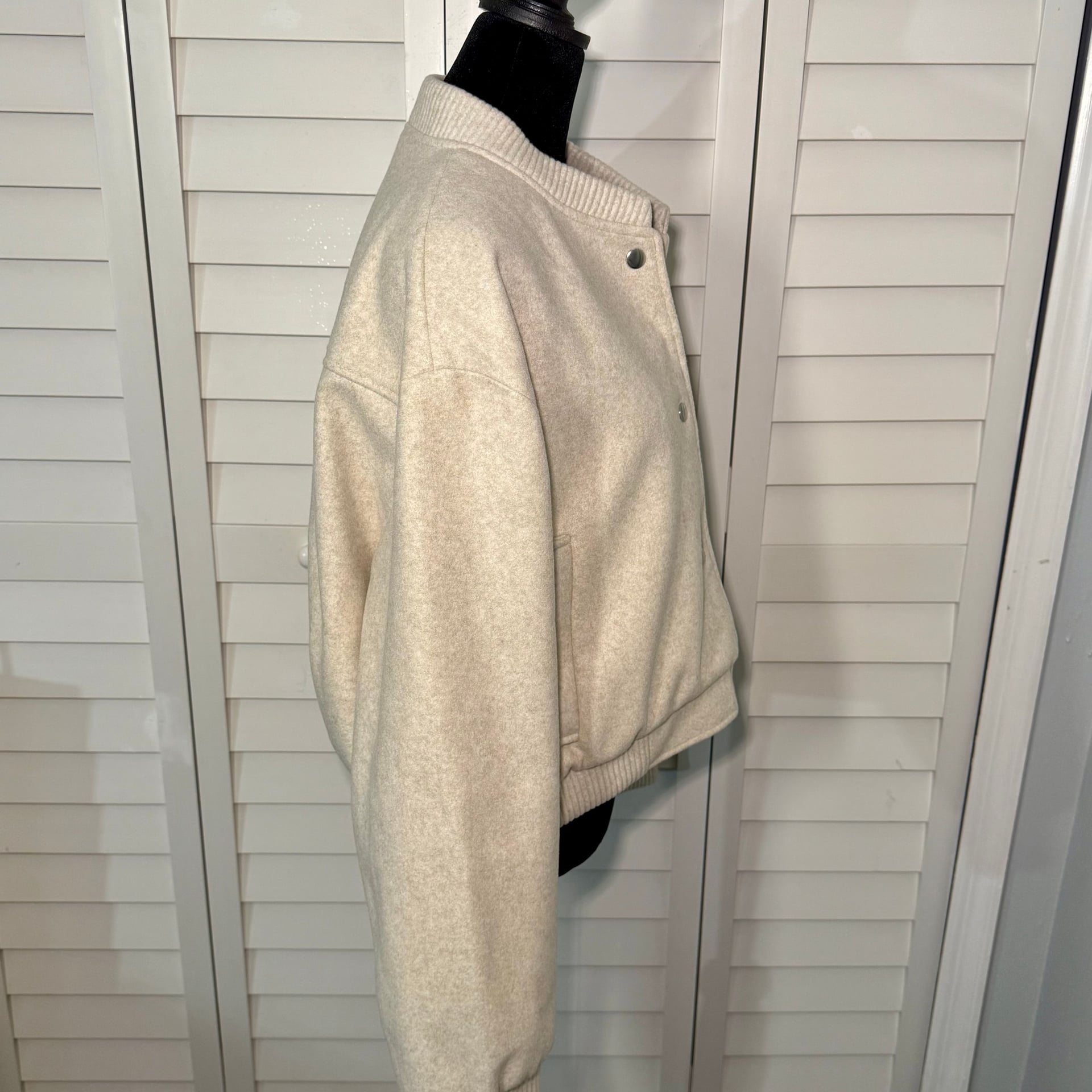 Cream Zara bomber jacket women’s size XL 2