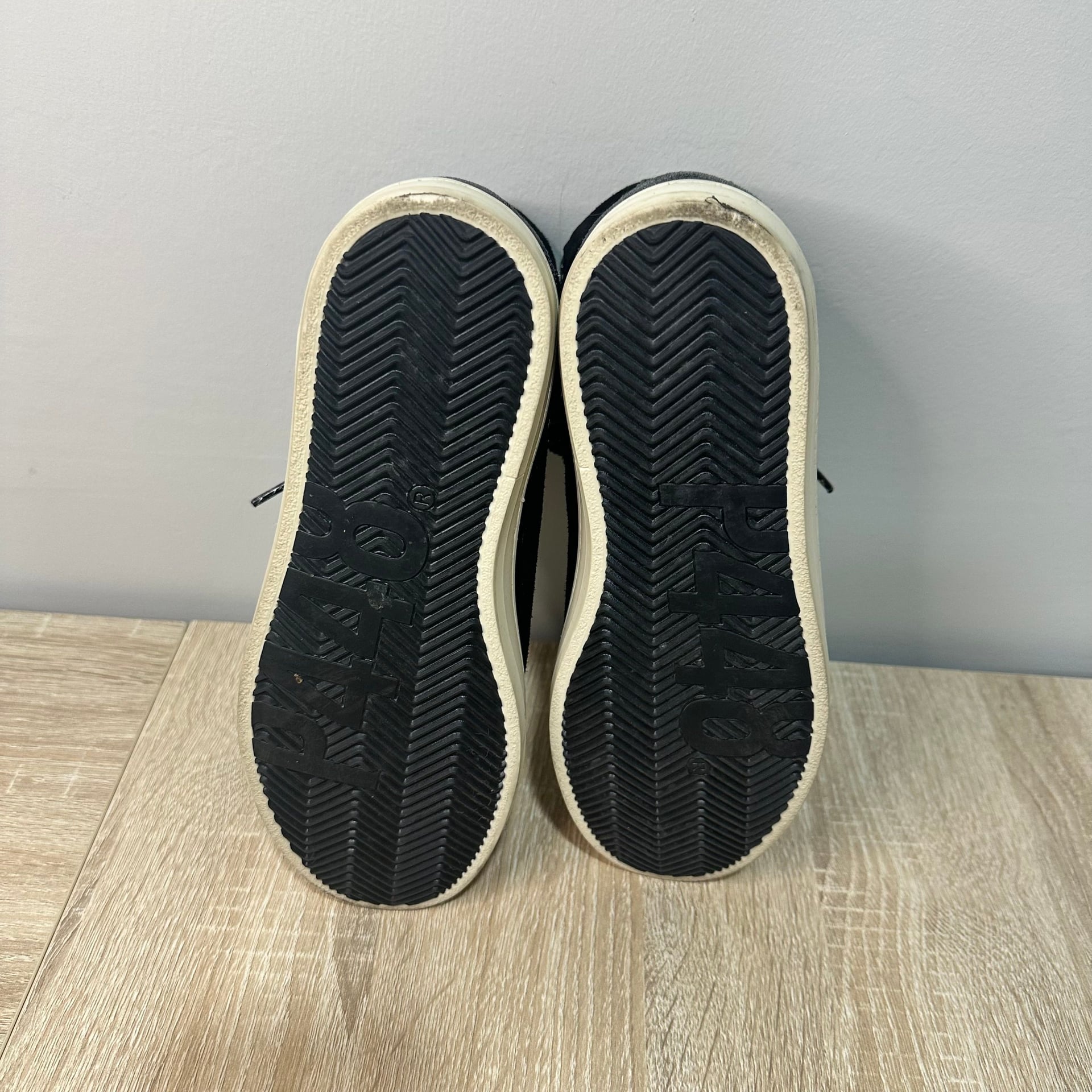 P448 Skate Boster Black Sequin High Top Sneakers, Sz 39 (8.5) 5