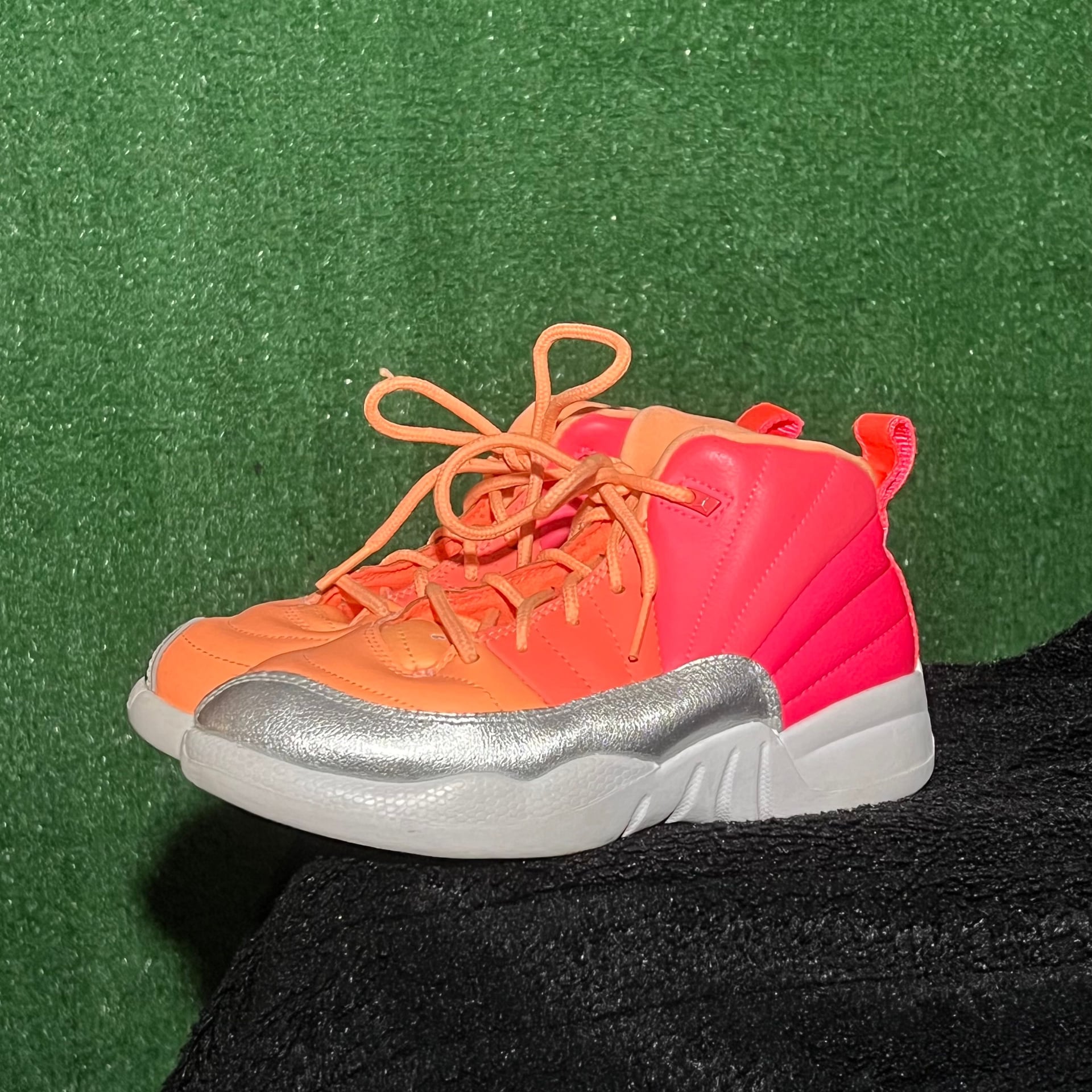 Air Jordan 12 Retro GS 'Racer Pink' 2