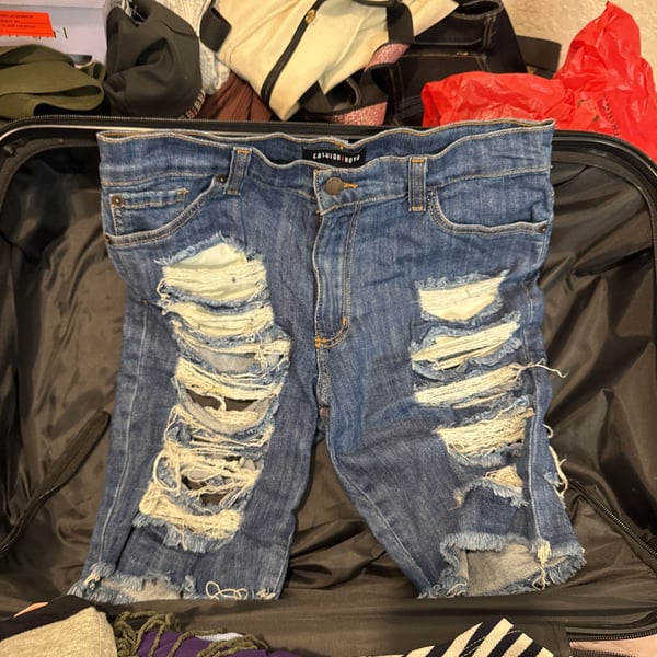 Fashion Nova Distressed Mom Jeans Large