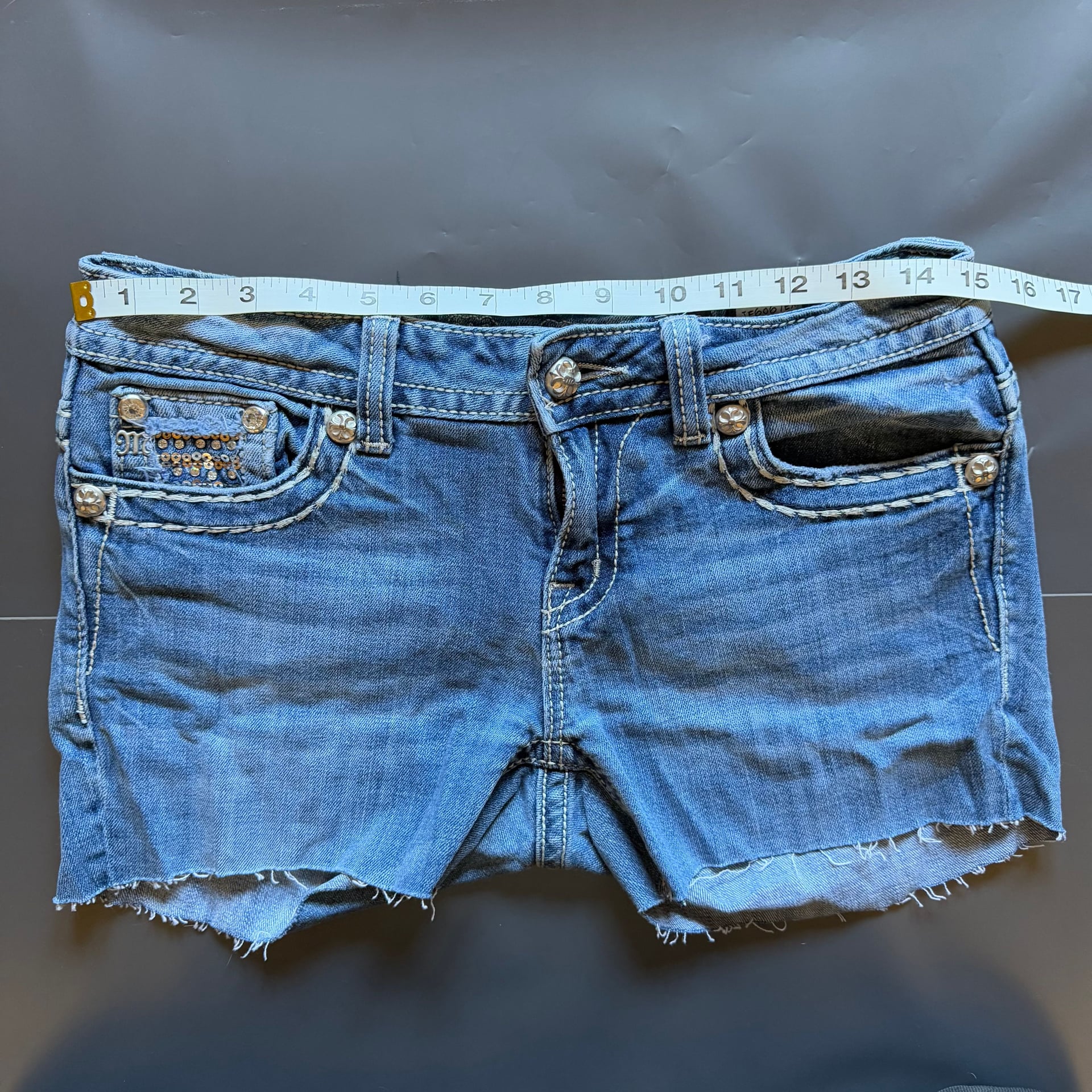 Product thumbnail 3