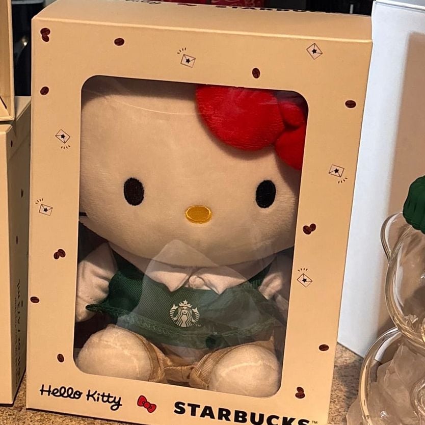 2025 Starbucks hello kitty Plush toy New 1
