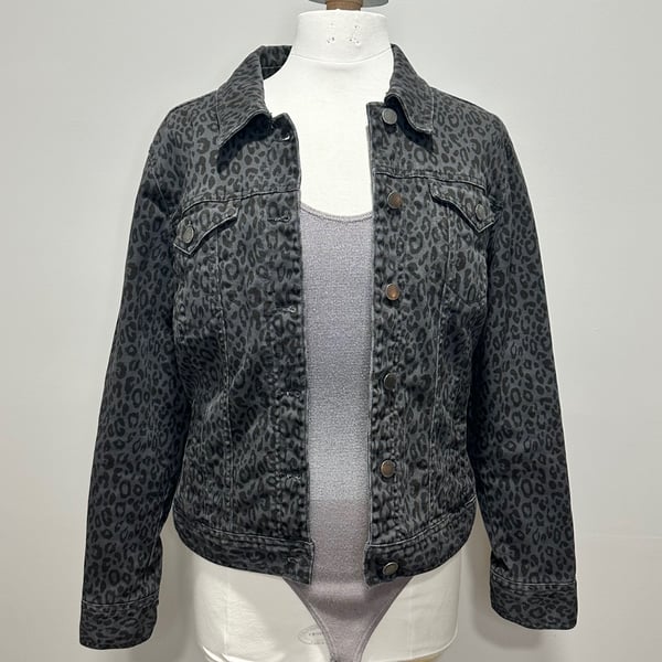 STYLE & CO ANIMAL PRINT JEAN JACKET, Sz M