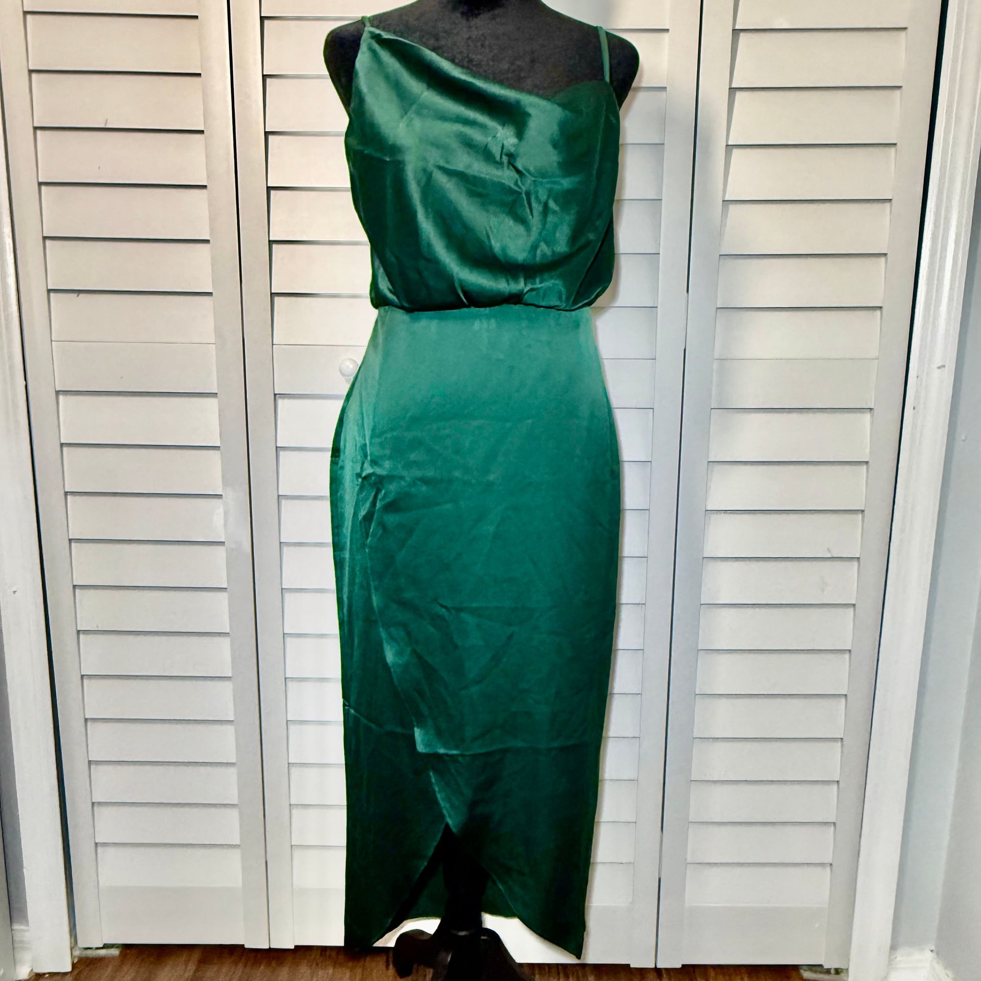 Showpo. Sisters by Heart Asymmetrical Dress In Emerald Sz 4 US 3