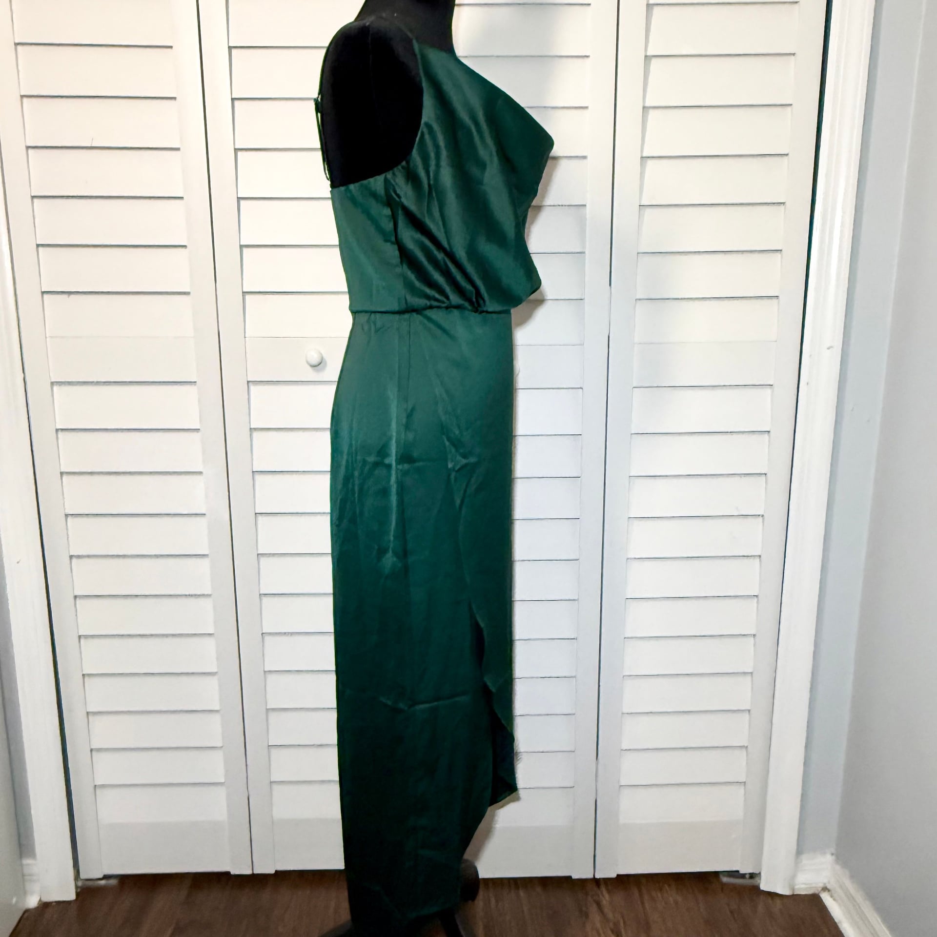 Showpo. Sisters by Heart Asymmetrical Dress In Emerald Sz 4 US 5