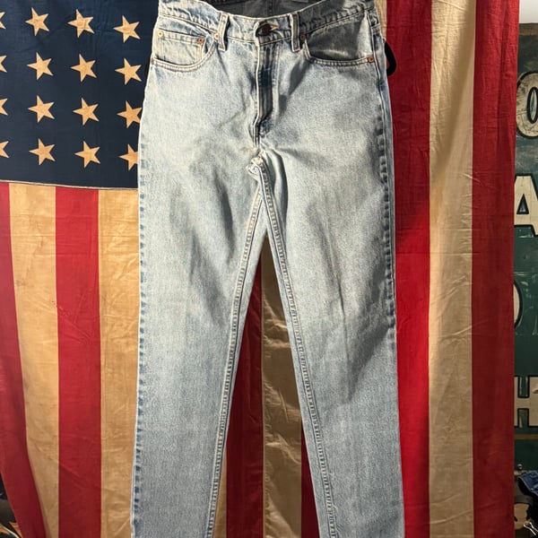 Vintage 95’ Levi's 550 Relaxed Fit Tapered- MADE IN USA 32x32