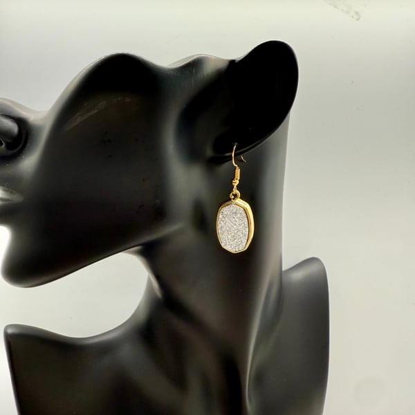 Jasmine Lane Jewelry Dangle Earrings Gold Tone Faux Natural Stone J1-3371