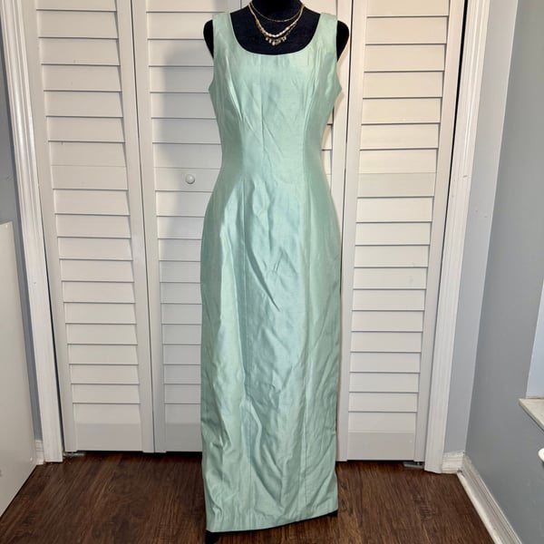 Vintage Watters and Watters Sage Green Silk
Fitted Formal Dress Size 4