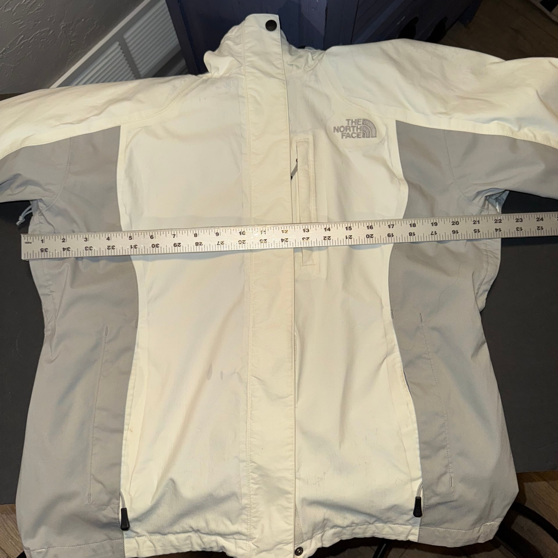 The North Face Women's HyVent Varius Guide Jacket 10