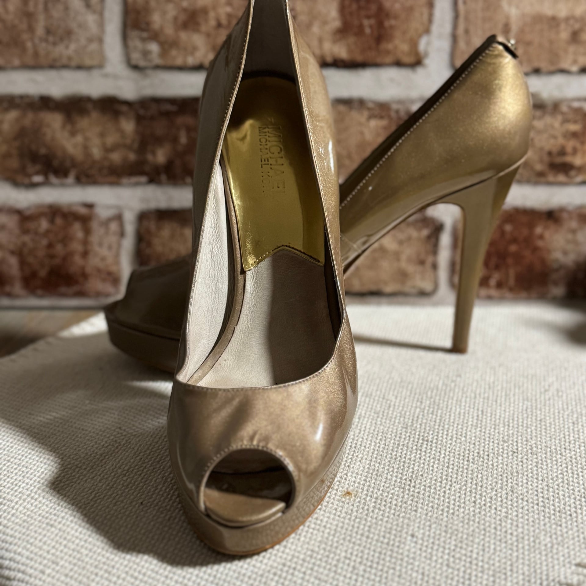 Michael Kors York Platform Gold Peep Toe Stiletto Heels Size 10 Holiday Party 1