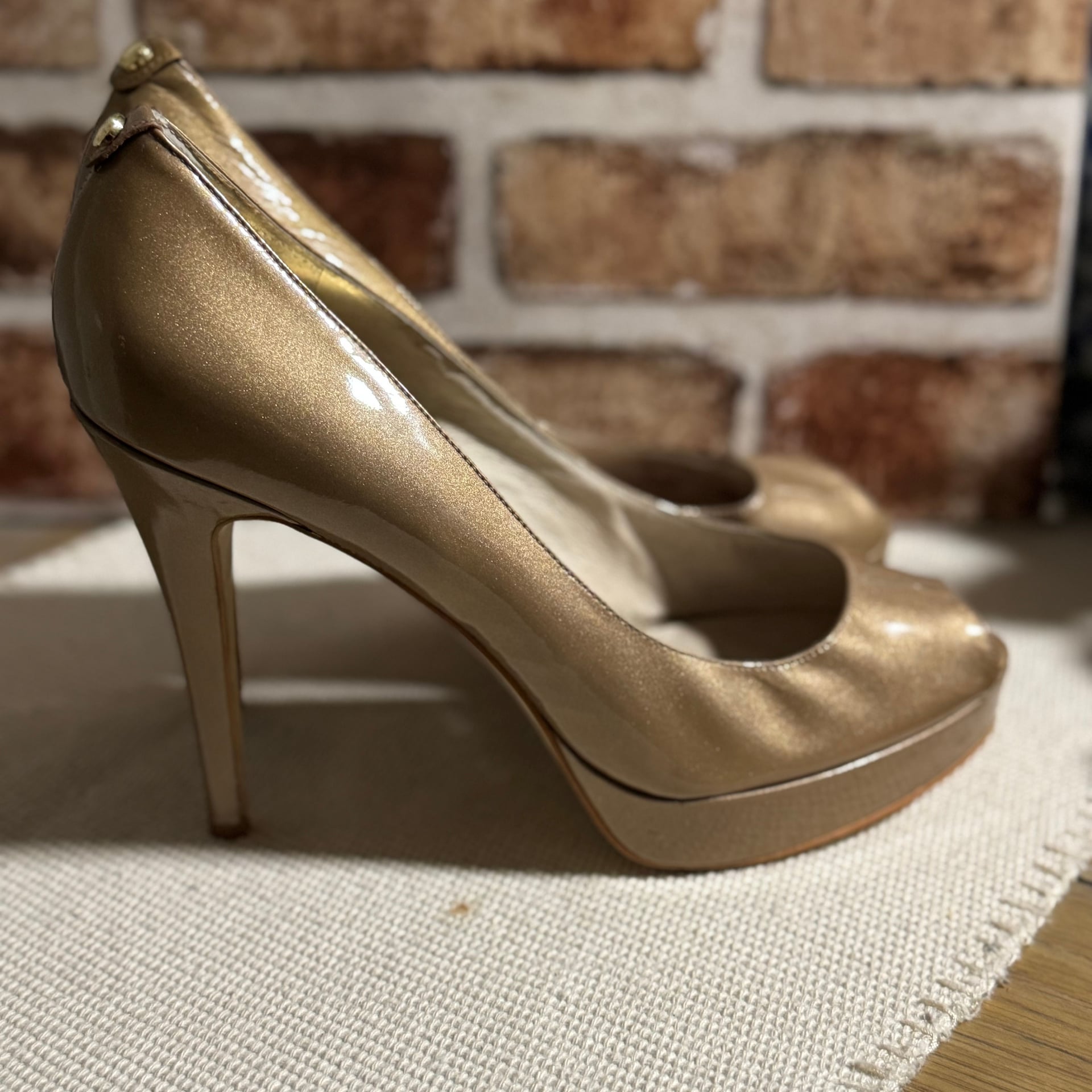 Michael Kors York Platform Gold Peep Toe Stiletto Heels Size 10 Holiday Party 2
