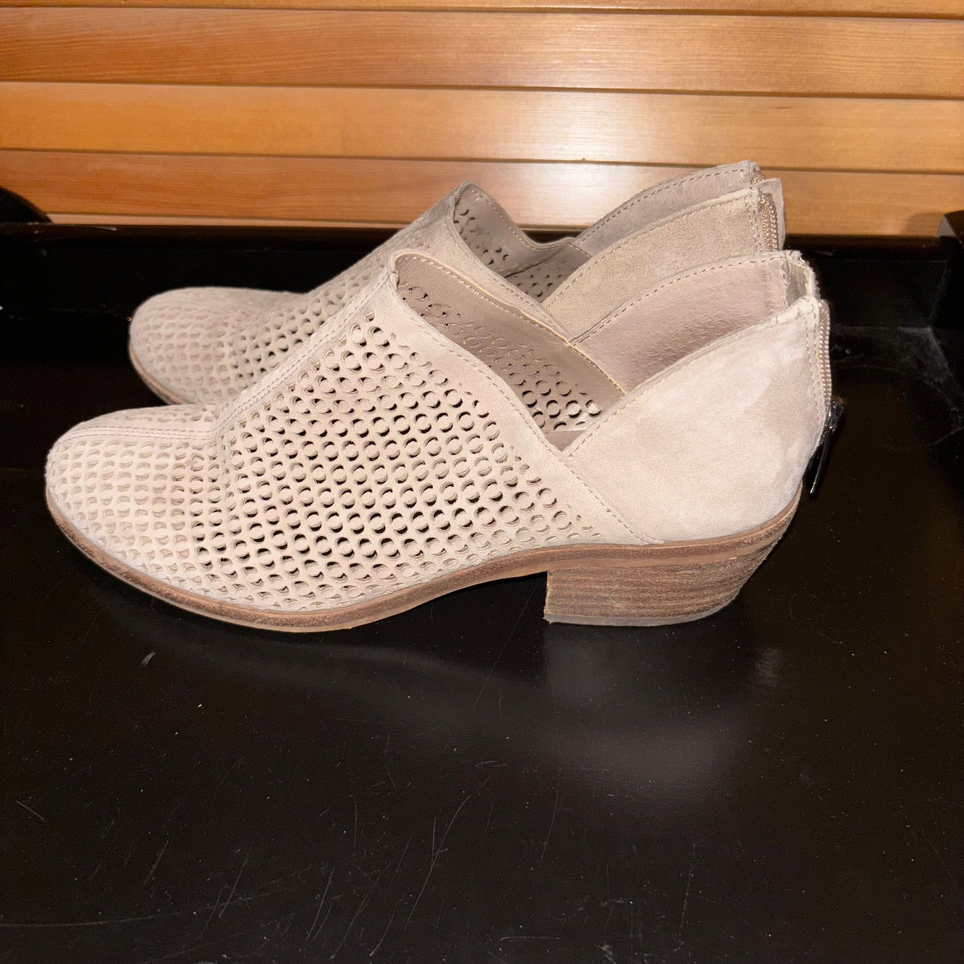Vince Camuto 5