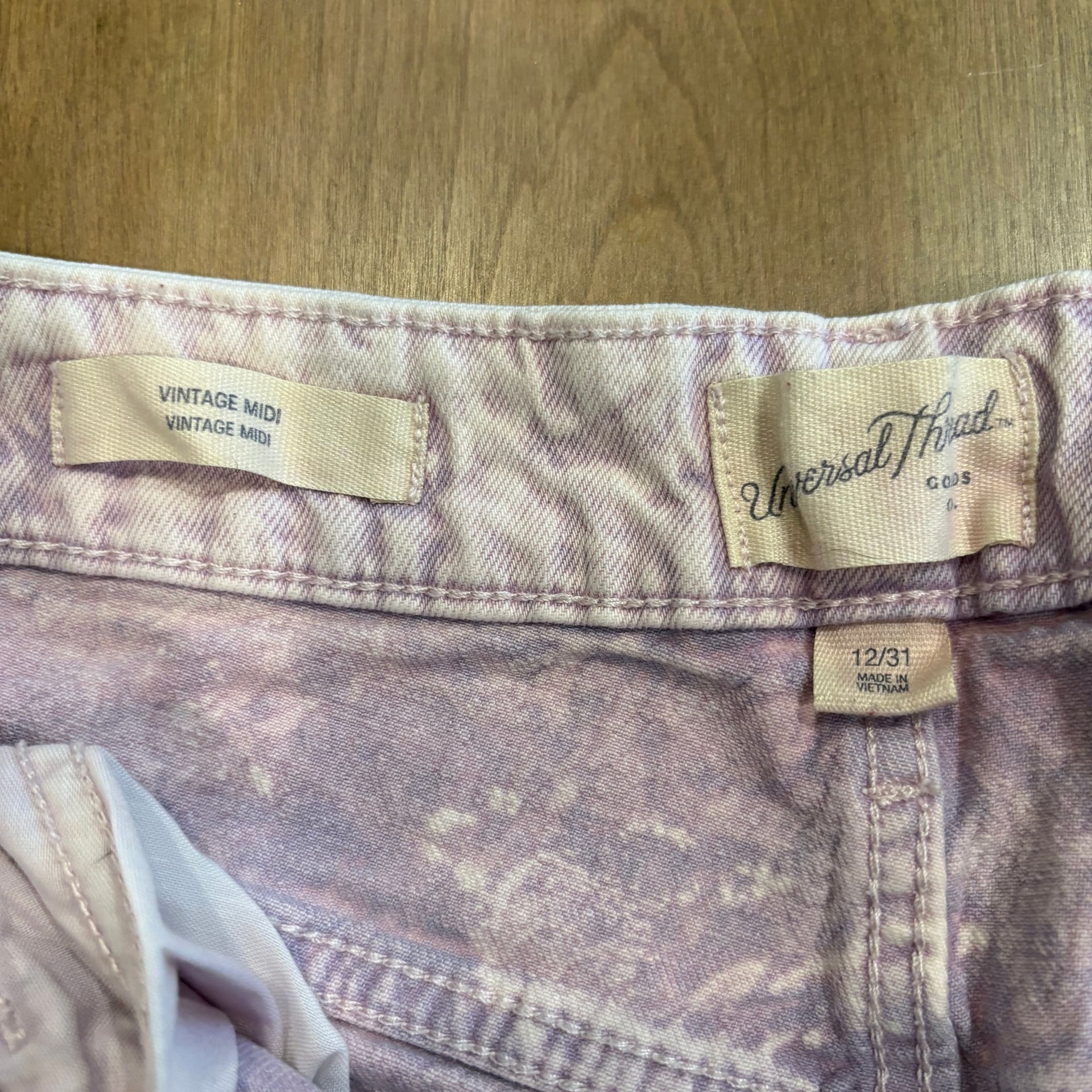 Universal Thread Vintage Midi Acid Wash Purple/Pink Jean Shorts 2