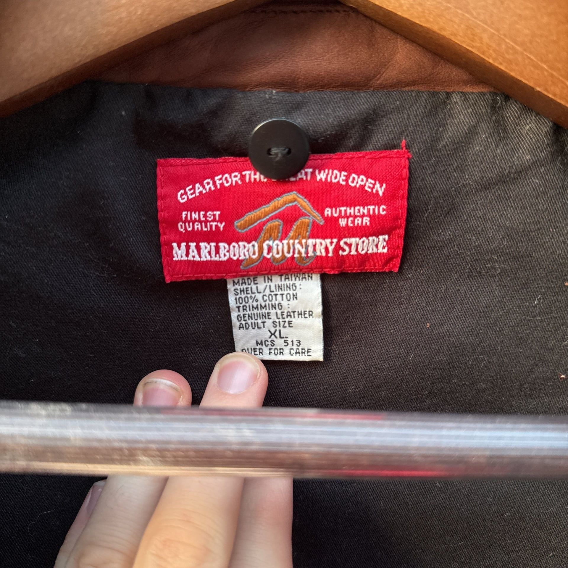Vintage Marlboro Country Store Red Canvas Barn Chore Coat with Leather Collar 2