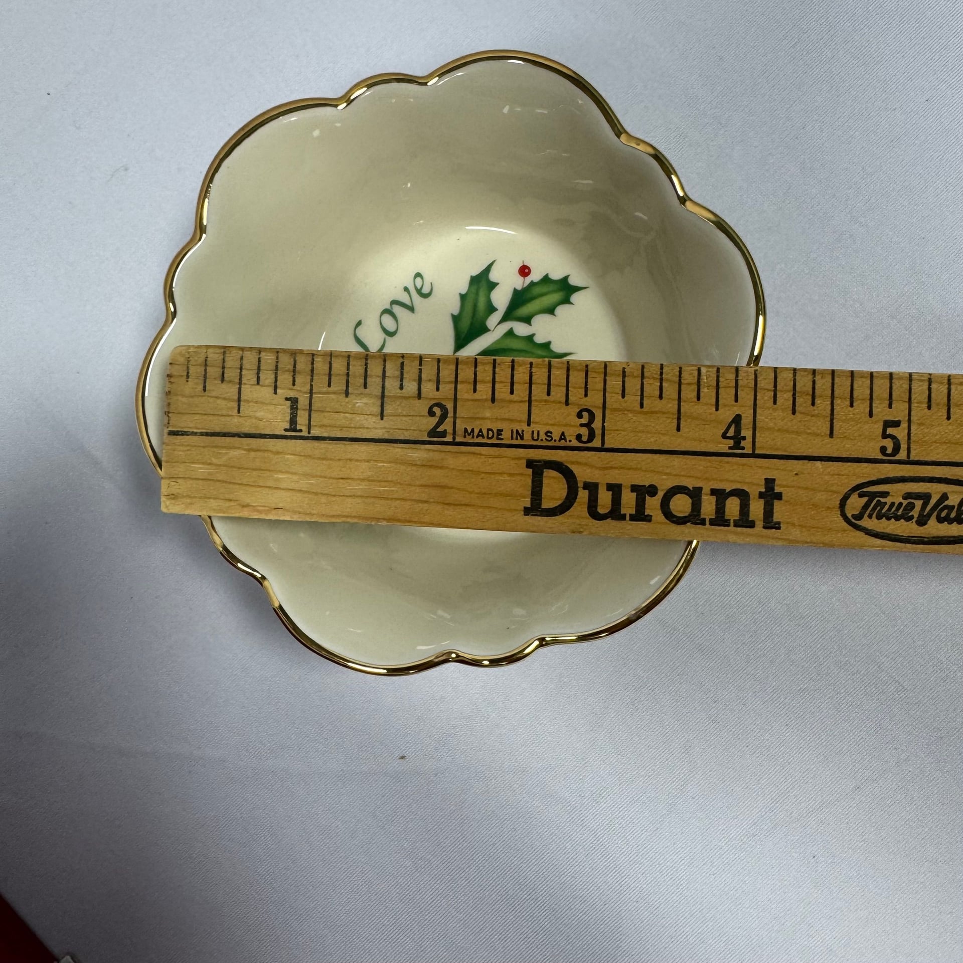 Lenox Holiday Love Round Fluted Candy Dish Bowl Holly Leaves Christmas Gilt 4.5" 6