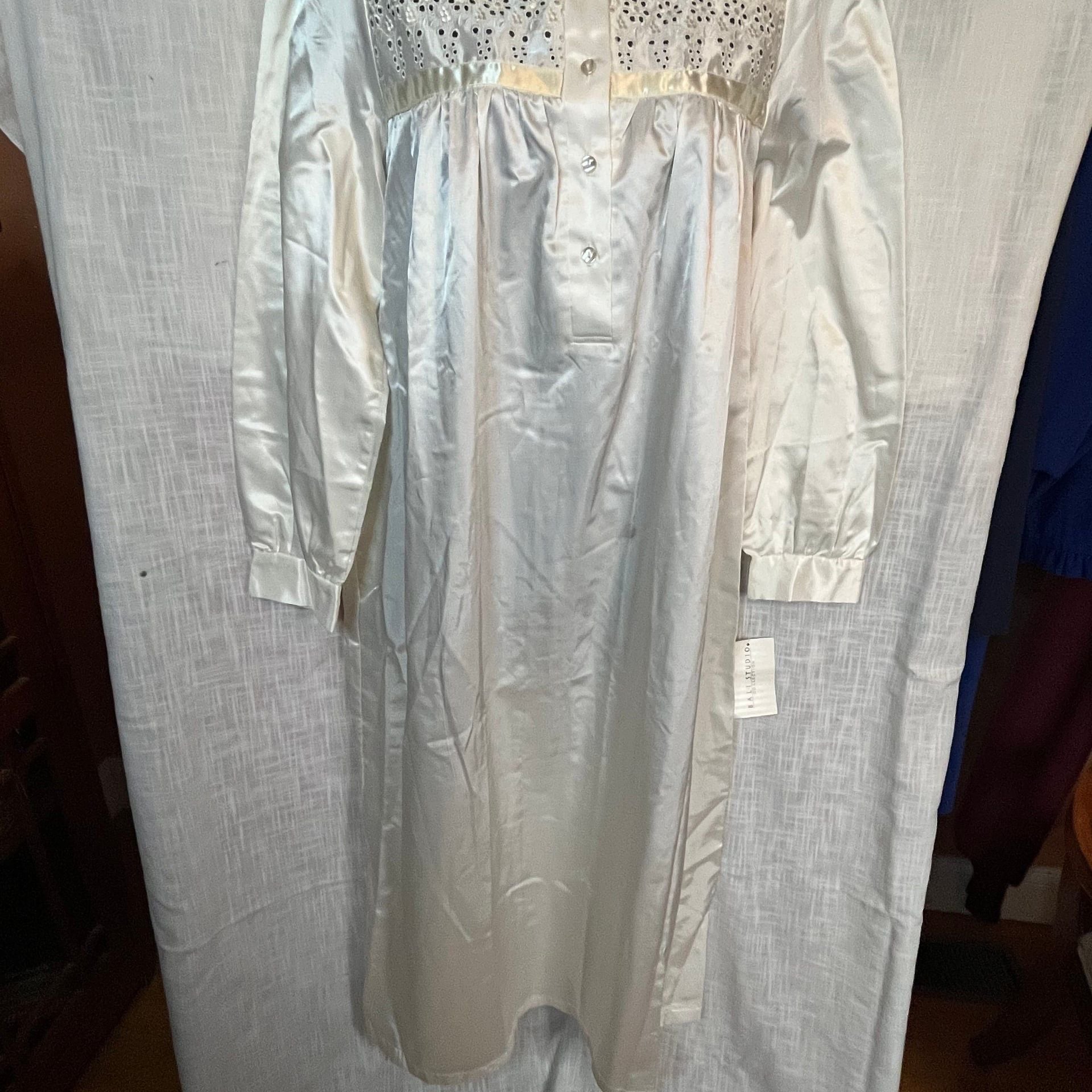 Vintage Bali Studio Satin Lace Night Gown Off White Medium 3