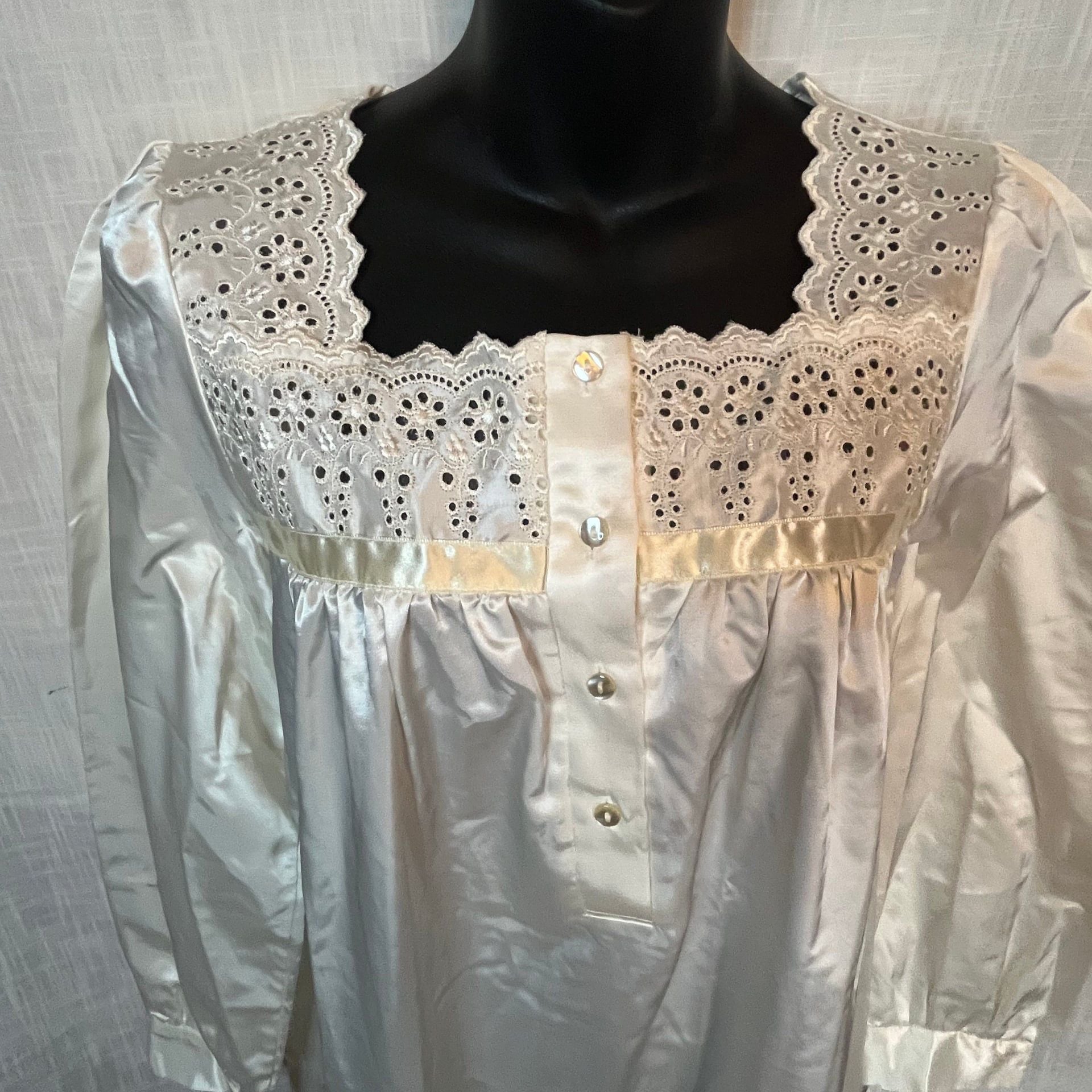 Vintage Bali Studio Satin Lace Night Gown Off White Medium 4